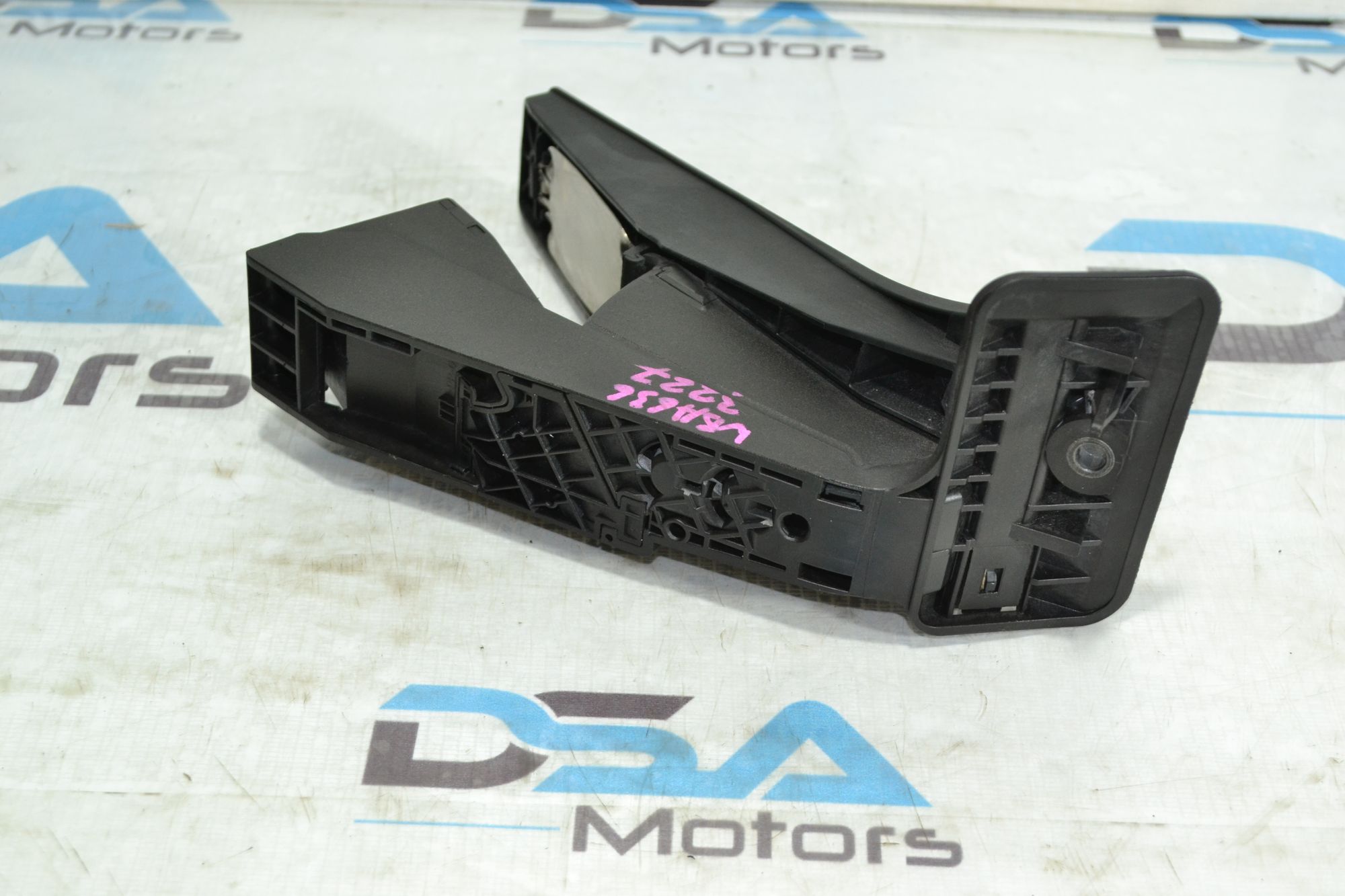 https://ycs.partsauto.market/partsauto-images/thmbs/userImages/b7628e092085f1f91467af1afb6e7630/part/9edce6c6-ae94-4f66-a1e9-a387d83a36ee_1780898098689.jpg