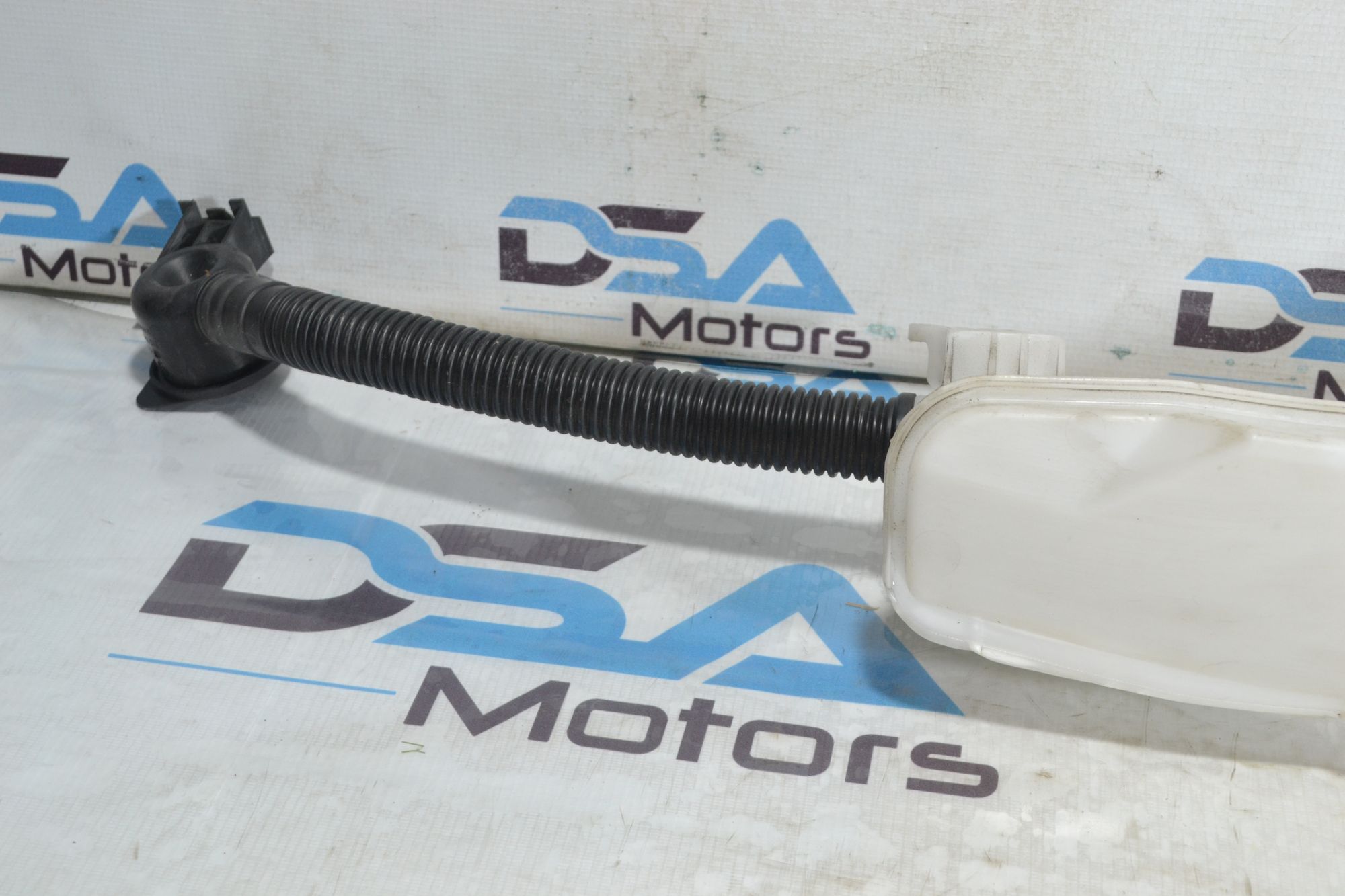 https://ycs.partsauto.market/partsauto-images/thmbs/userImages/b7628e092085f1f91467af1afb6e7630/part/a134dc71-6c05-49cb-8755-17c80c282c8d_1781262469718.jpg