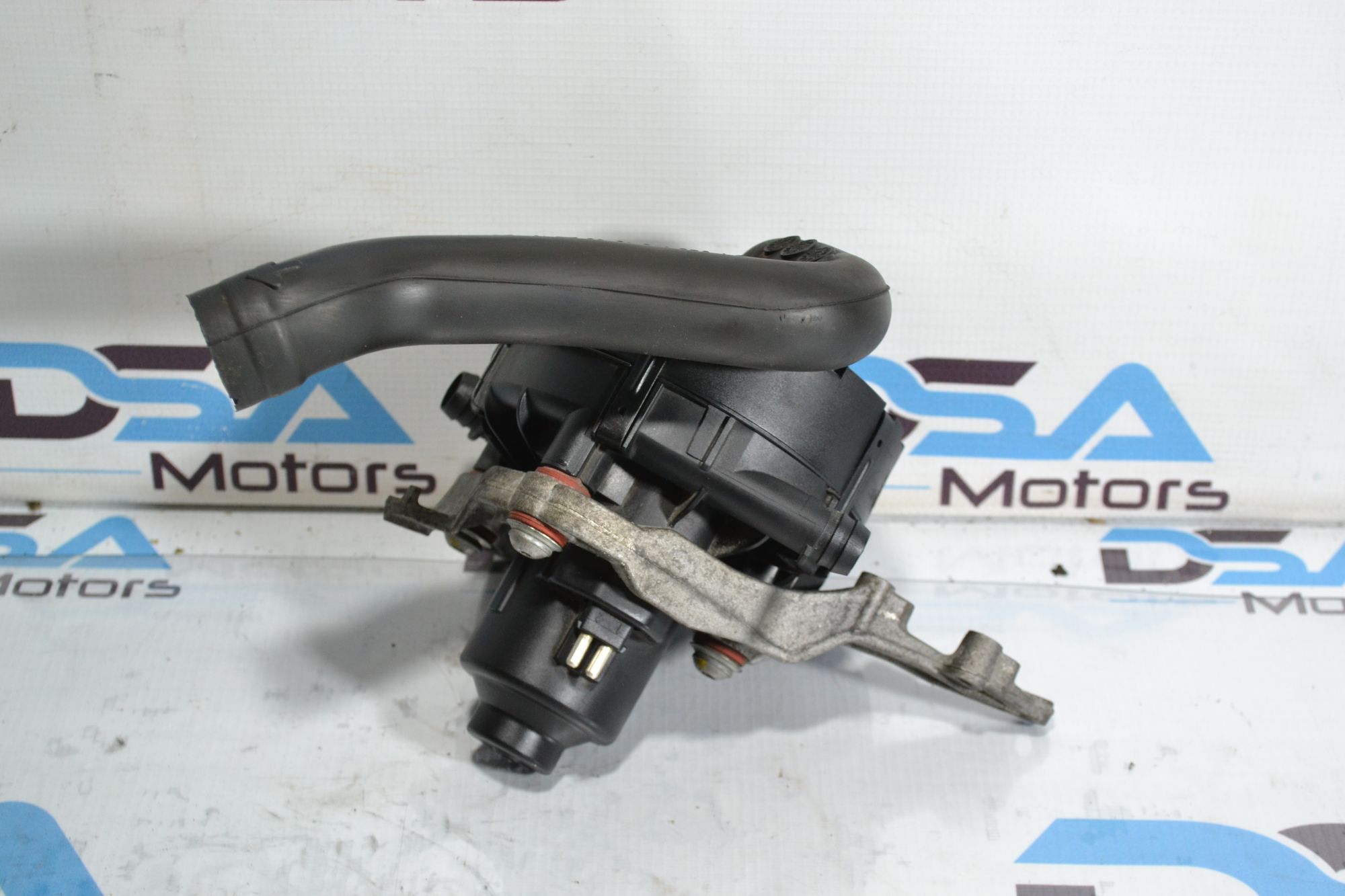 https://ycs.partsauto.market/partsauto-images/thmbs/userImages/b7628e092085f1f91467af1afb6e7630/part/a1793dd5-d232-4fca-ad84-b21c1e54bbb6_1778063231583.jpg