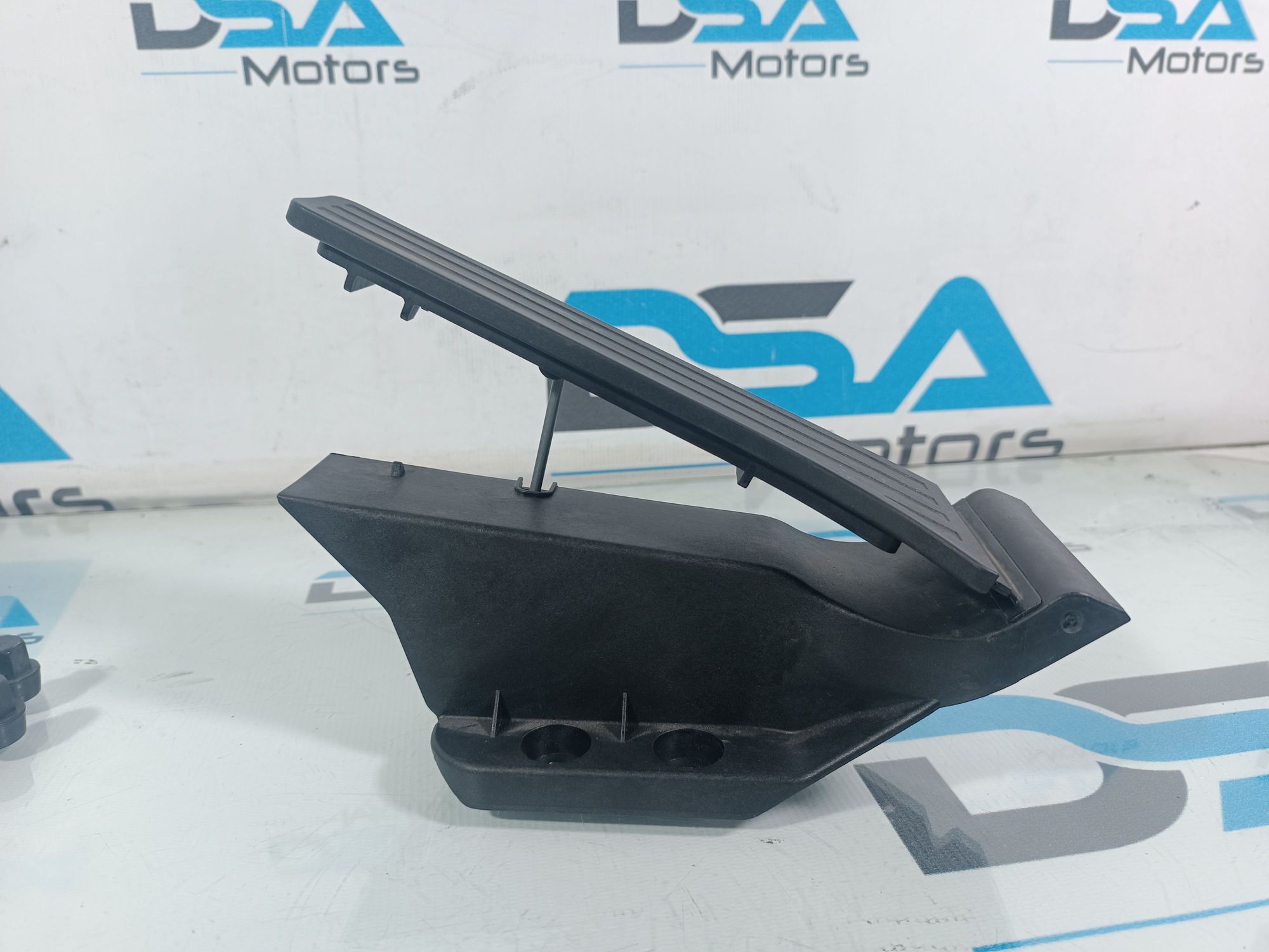 https://ycs.partsauto.market/partsauto-images/thmbs/userImages/b7628e092085f1f91467af1afb6e7630/part/a26d6b86-f703-47e8-8d4b-1712f85b116c_1711458543609.jpg