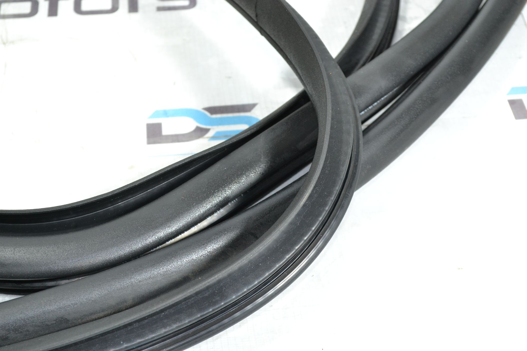 https://ycs.partsauto.market/partsauto-images/thmbs/userImages/b7628e092085f1f91467af1afb6e7630/part/a2818b4d-6da1-4d86-afa3-20938497430d_1783063343003.jpg