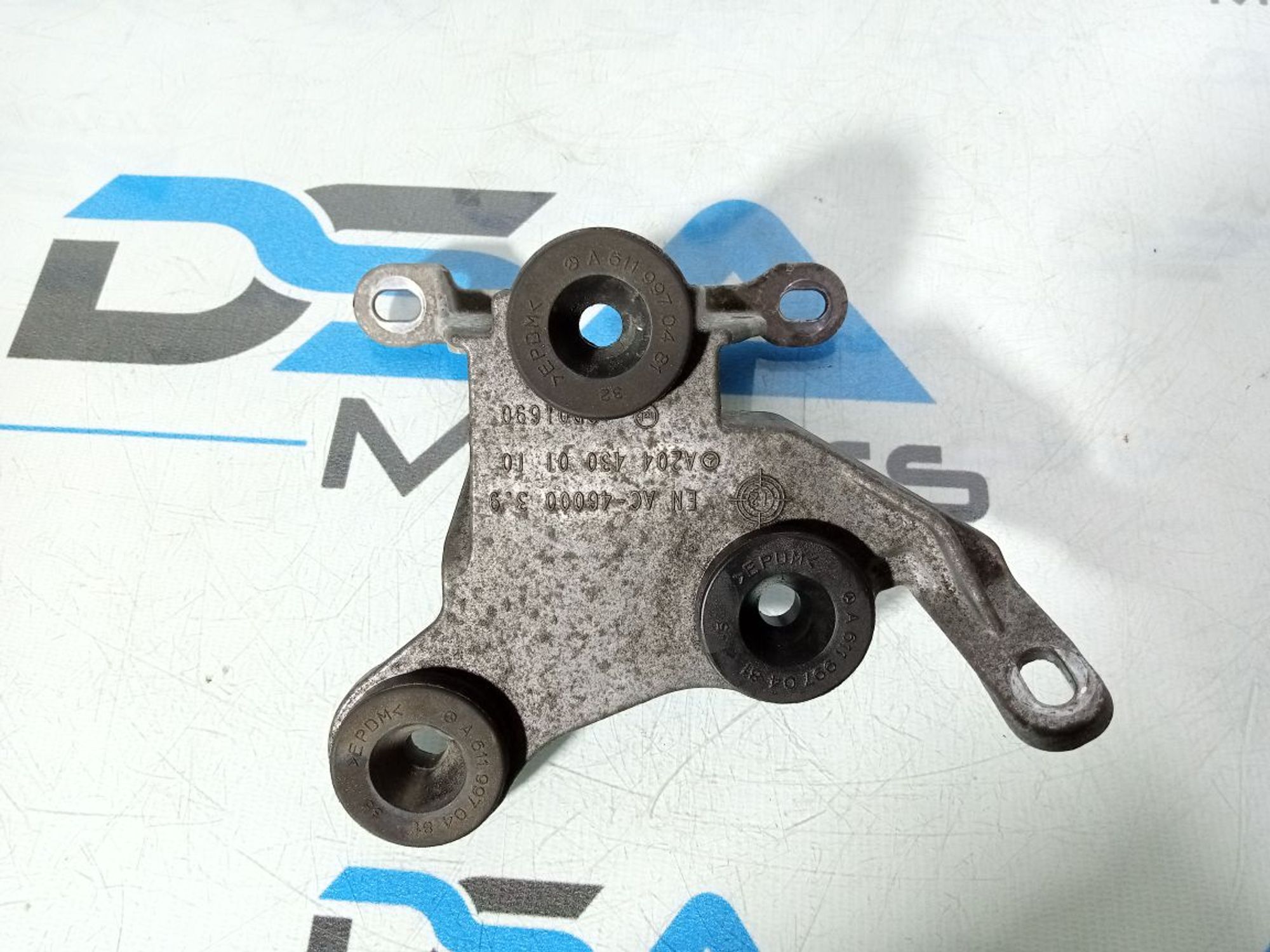 https://ycs.partsauto.market/partsauto-images/thmbs/userImages/b7628e092085f1f91467af1afb6e7630/part/a28c8597-dc12-4559-a36f-bdb037181333_1747336193907.jpg