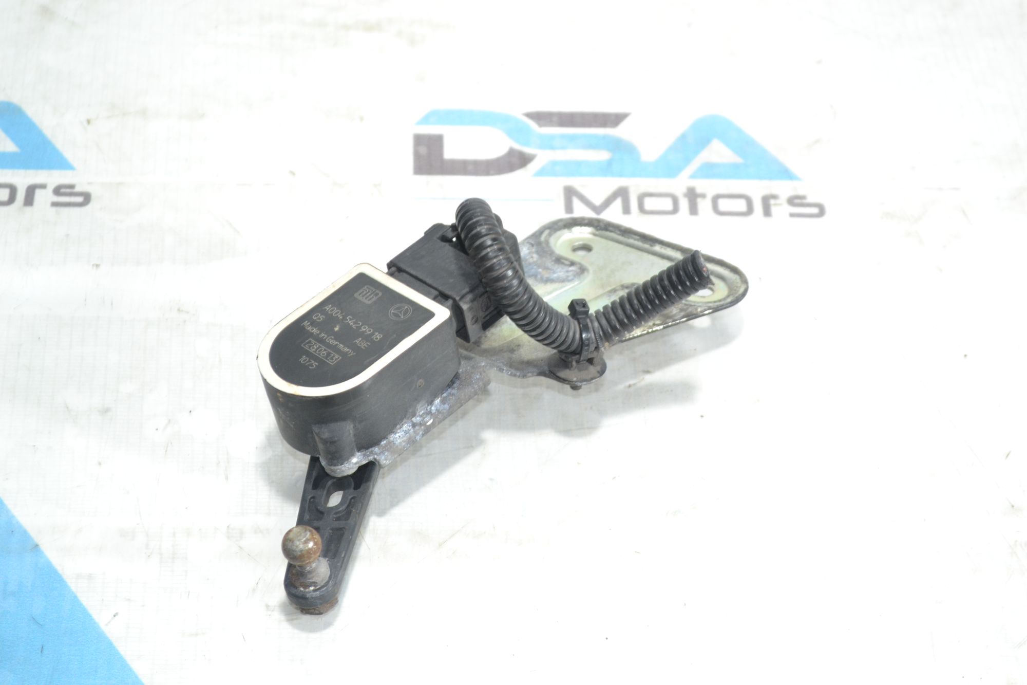 https://ycs.partsauto.market/partsauto-images/thmbs/userImages/b7628e092085f1f91467af1afb6e7630/part/a32eb310-fd3c-4bbe-9eb2-da02df4817b8_1781175690627.jpg
