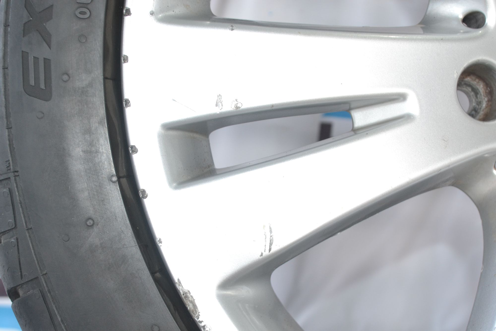 https://ycs.partsauto.market/partsauto-images/thmbs/userImages/b7628e092085f1f91467af1afb6e7630/part/a332f909-19ee-4d9f-b467-1124c0746463_1781078370468.jpg