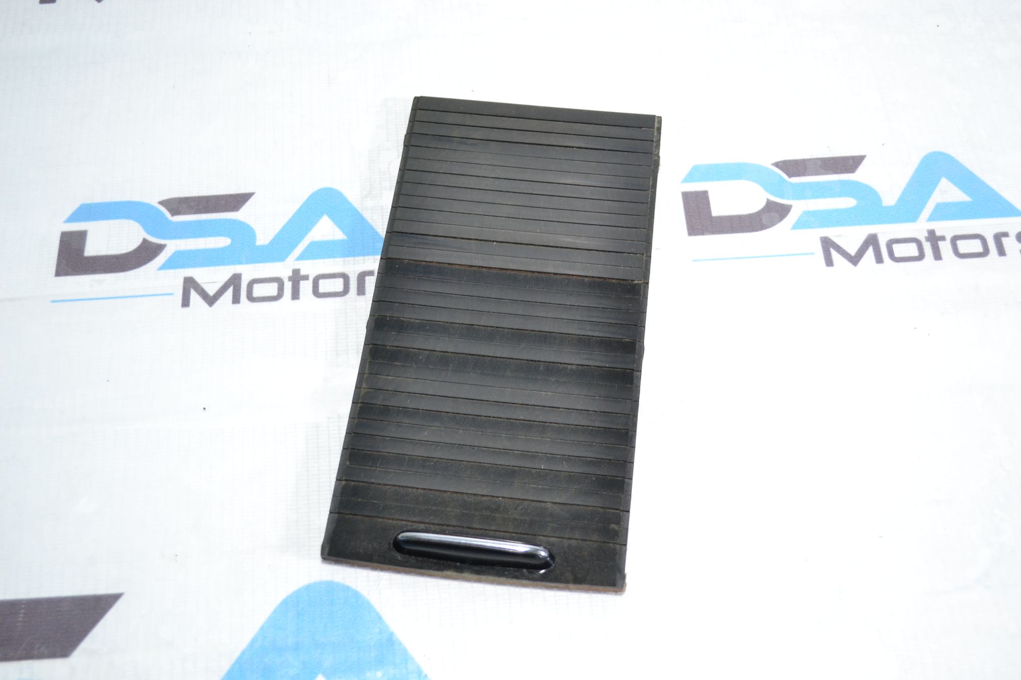 Шторка подстаканника Mercedes E W212/W07/W204 из Японии, 1400 рублей, Кореновск