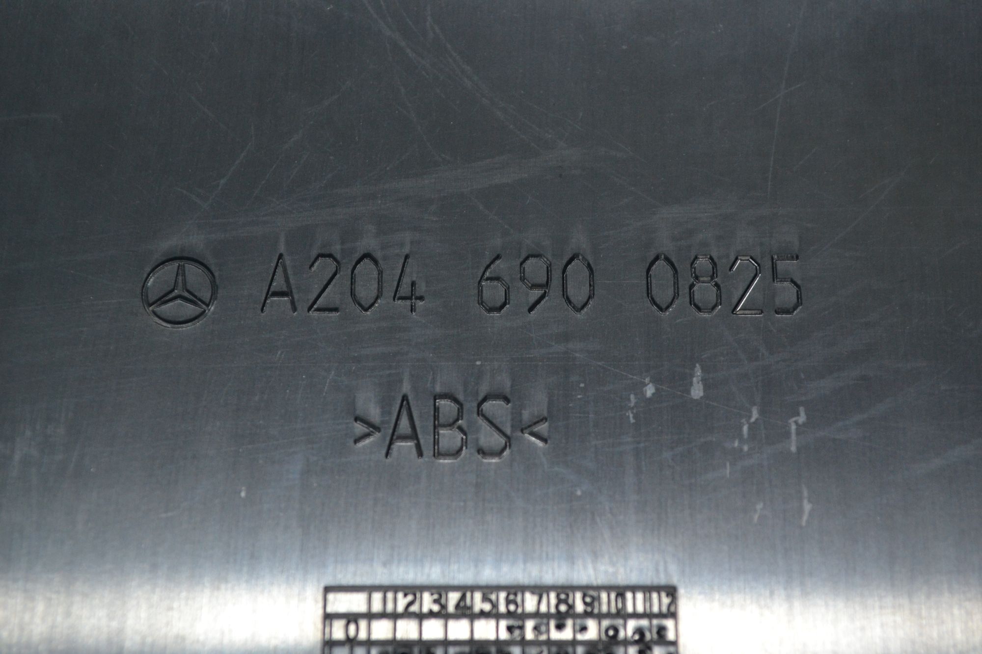 Обшивка задней панели багажника оригинал Mercedes W204 из Японии, 1900 рублей, Кореновск