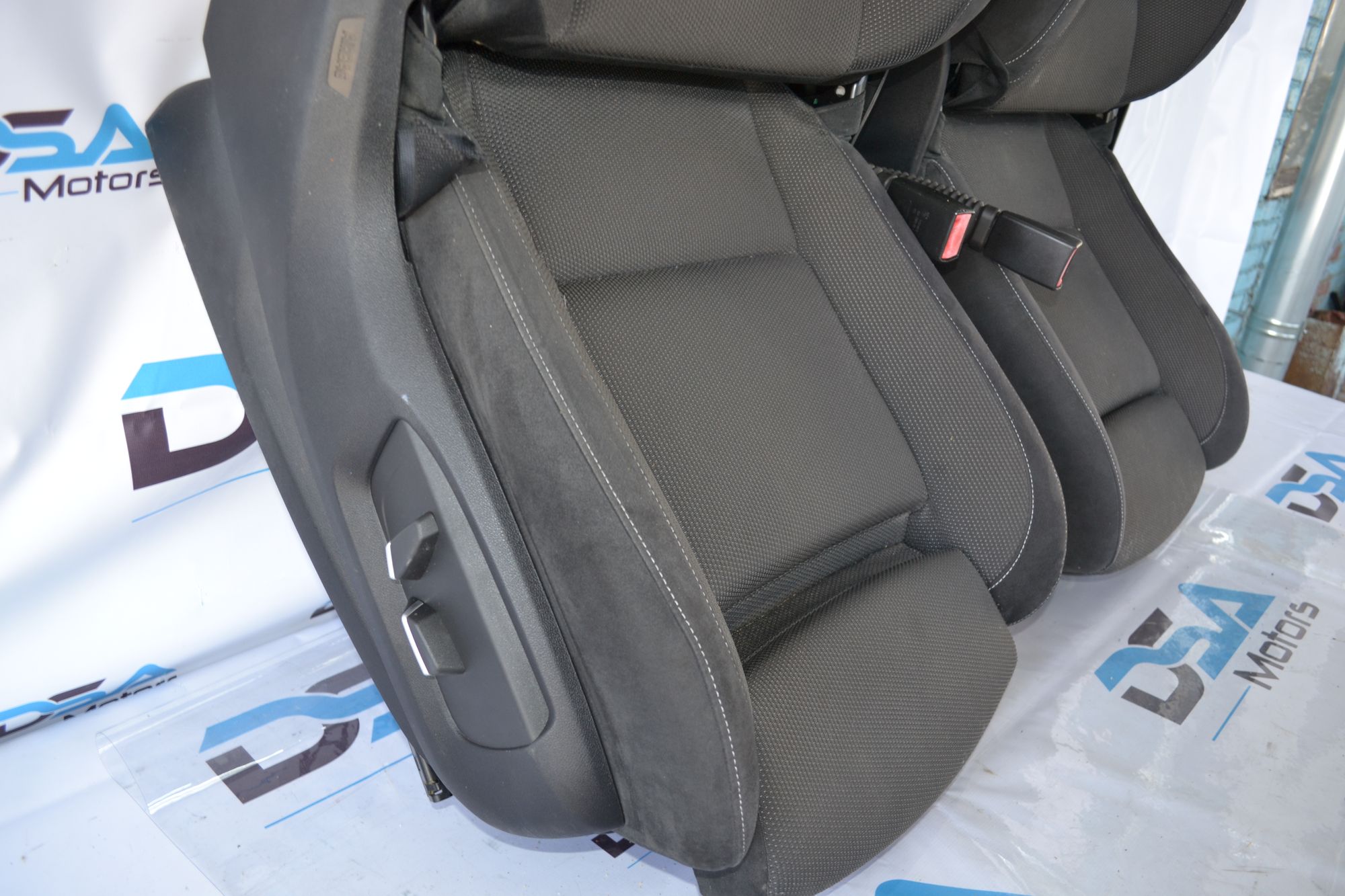 https://ycs.partsauto.market/partsauto-images/thmbs/userImages/b7628e092085f1f91467af1afb6e7630/part/a3c3596b-7b89-4aa2-a501-72cc94b1be91_1777445141297.jpg