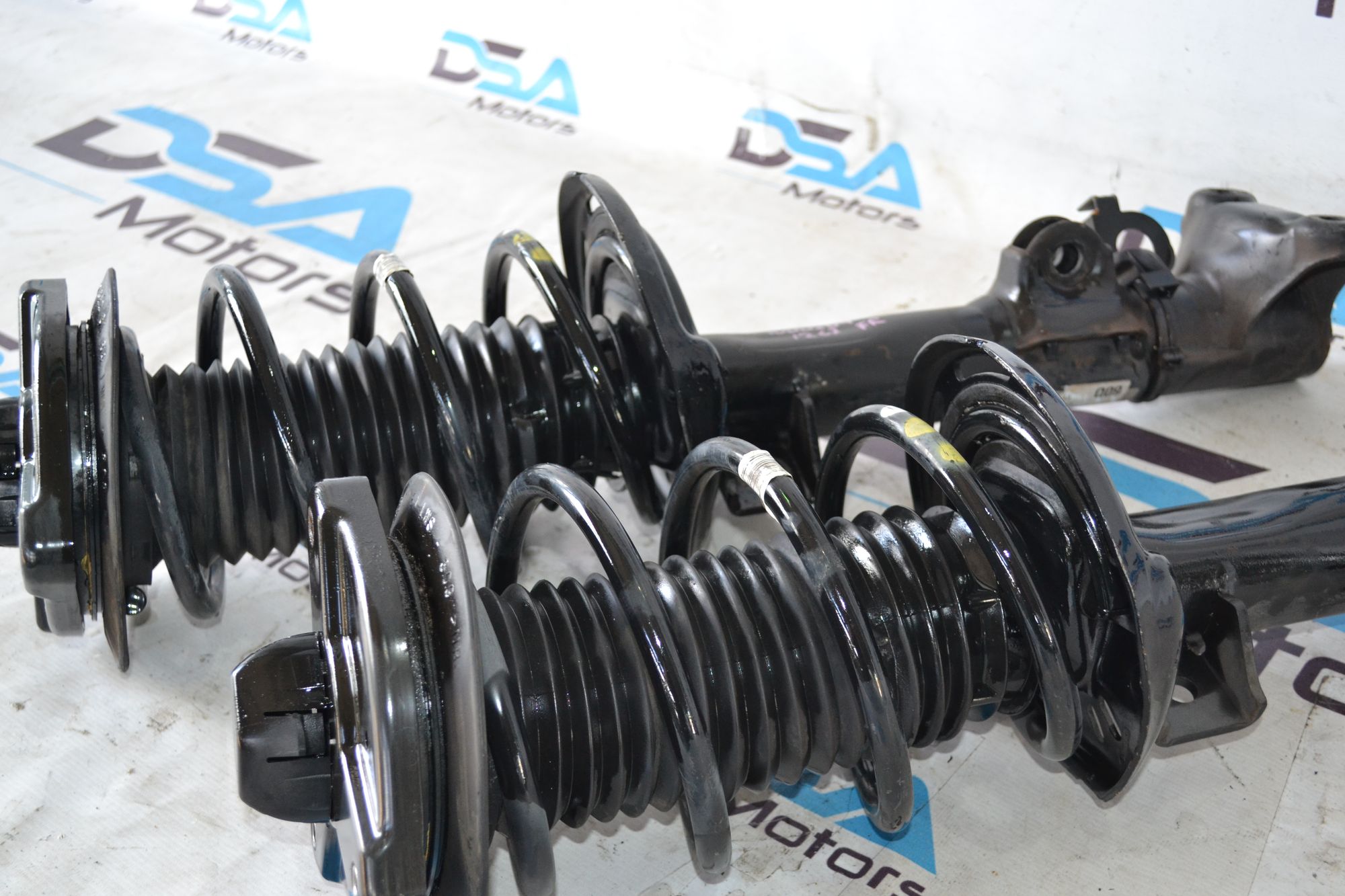 https://ycs.partsauto.market/partsauto-images/thmbs/userImages/b7628e092085f1f91467af1afb6e7630/part/a45f5cc7-f85a-4247-8795-96fe6648e3d8_1785139744718.jpg