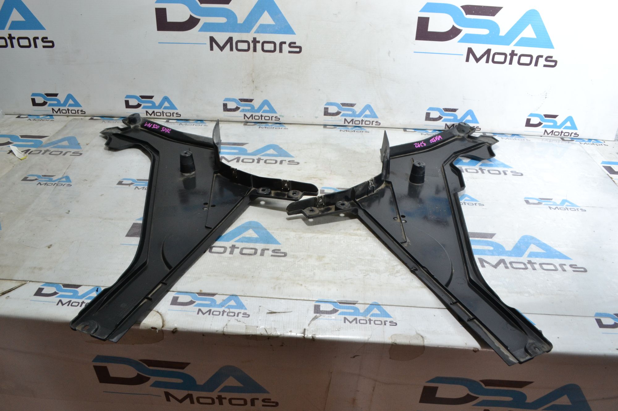 https://ycs.partsauto.market/partsauto-images/thmbs/userImages/b7628e092085f1f91467af1afb6e7630/part/a54f494b-79d6-42b4-b529-461ef13b6fbb_1782193902507.jpg