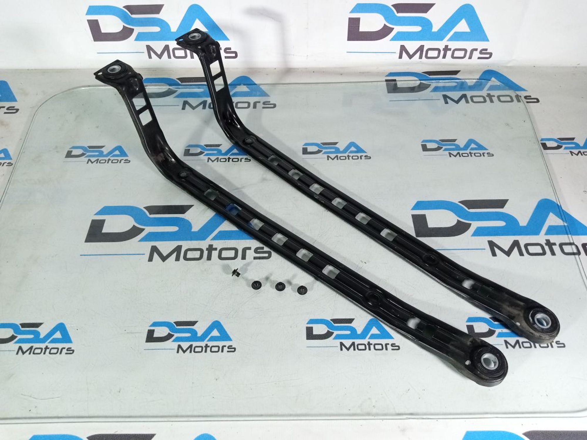 https://ycs.partsauto.market/partsauto-images/thmbs/userImages/b7628e092085f1f91467af1afb6e7630/part/a580feee-7a91-4a4a-9931-986997161f99_1746960148722.jpg