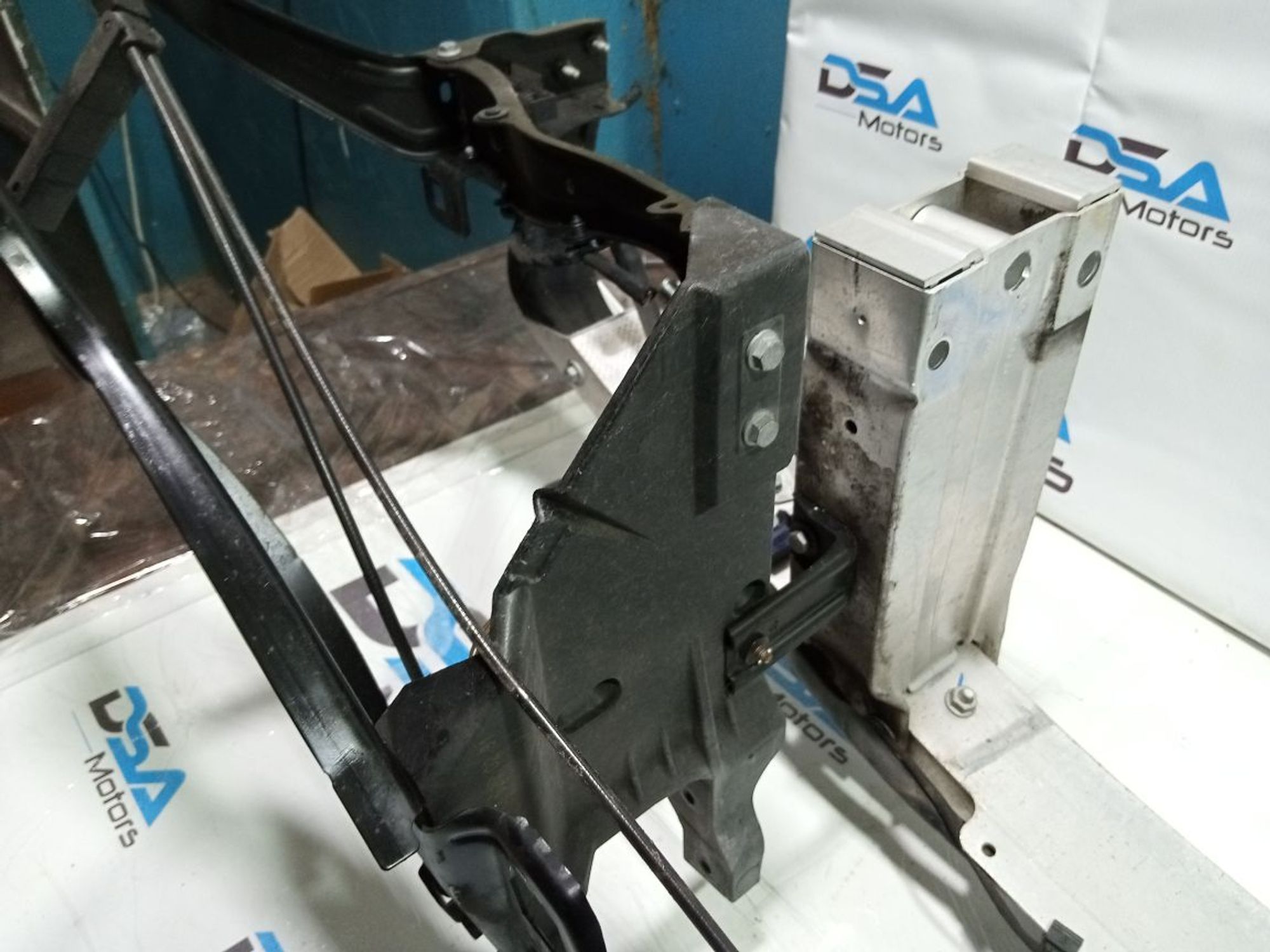 https://ycs.partsauto.market/partsauto-images/thmbs/userImages/b7628e092085f1f91467af1afb6e7630/part/a6473452-2e82-4727-bf39-70a34a96b0cc_1749494548650.jpg