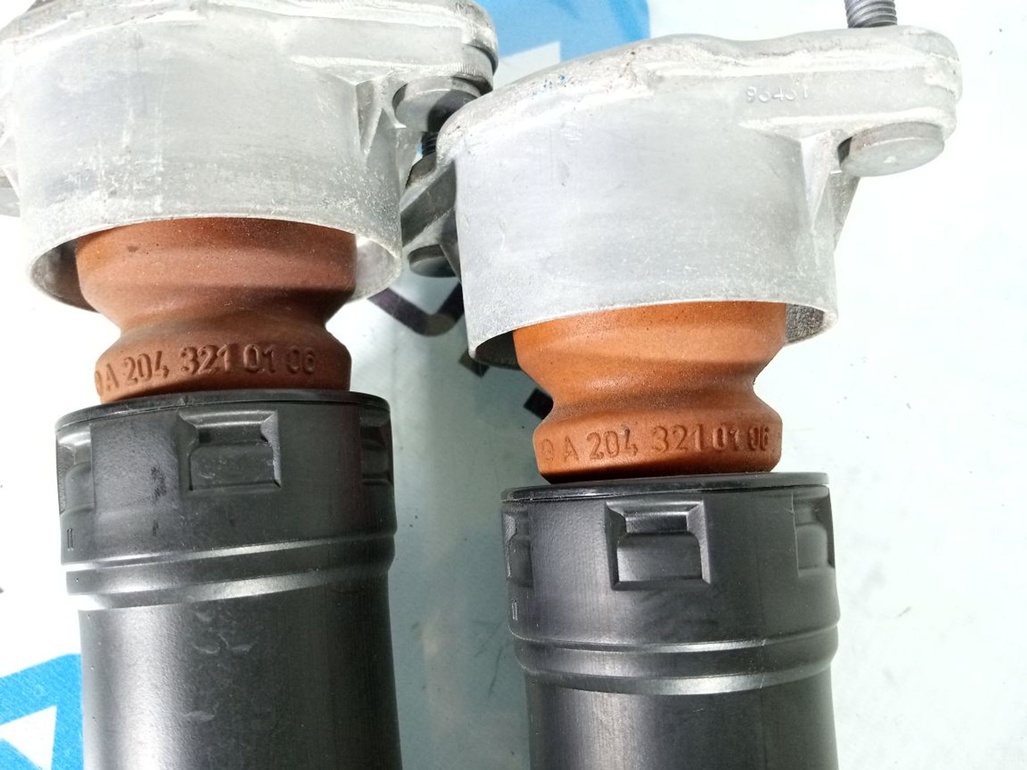 https://ycs.partsauto.market/partsauto-images/thmbs/userImages/b7628e092085f1f91467af1afb6e7630/part/a6db75f4-9095-4ffb-949b-c9a746cf8208_1730467845968.jpg