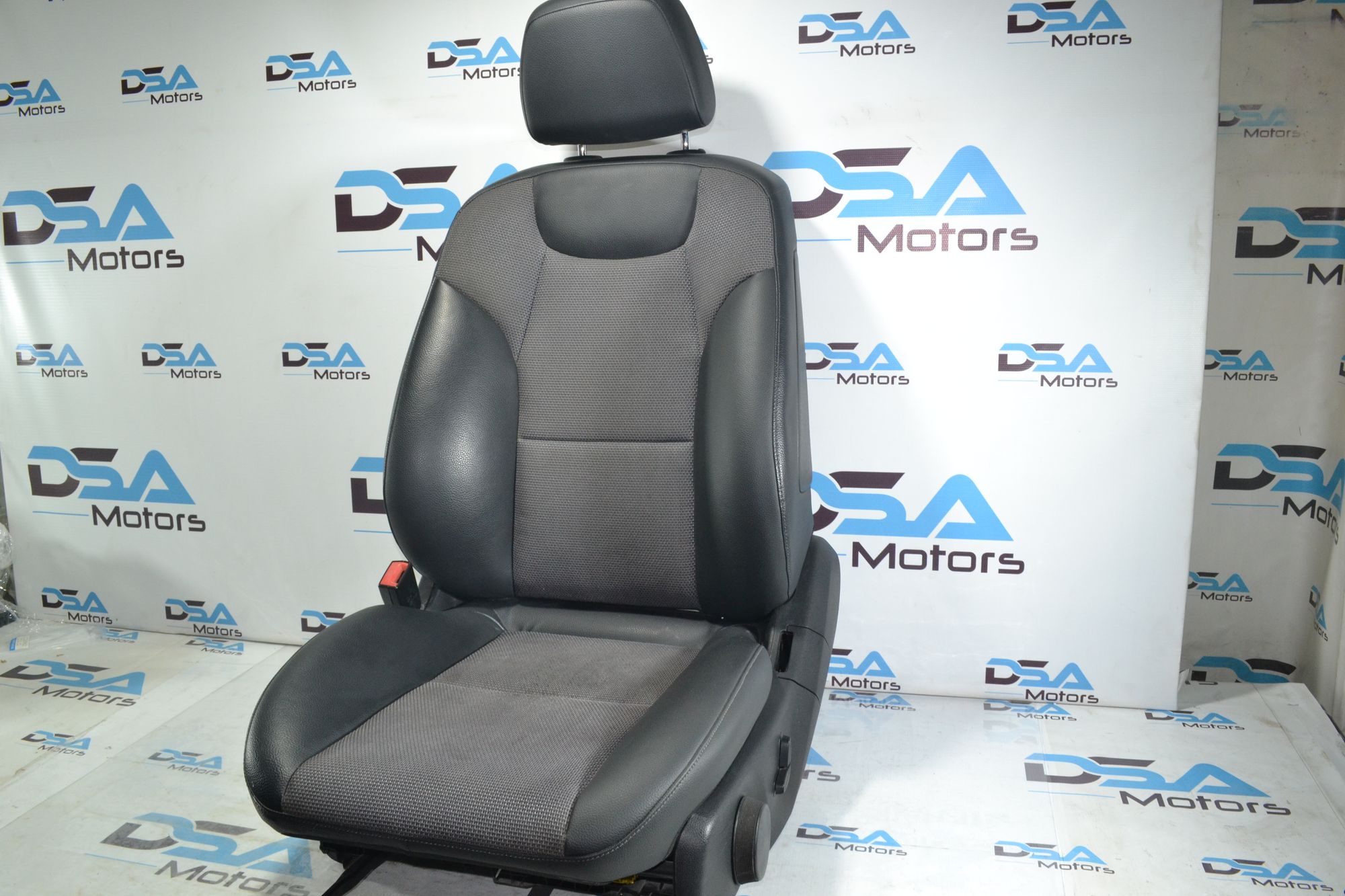 Сиденье переднее левое Mercedes-Benz  W204/S204/С204, 8000 рублей, Кореновск