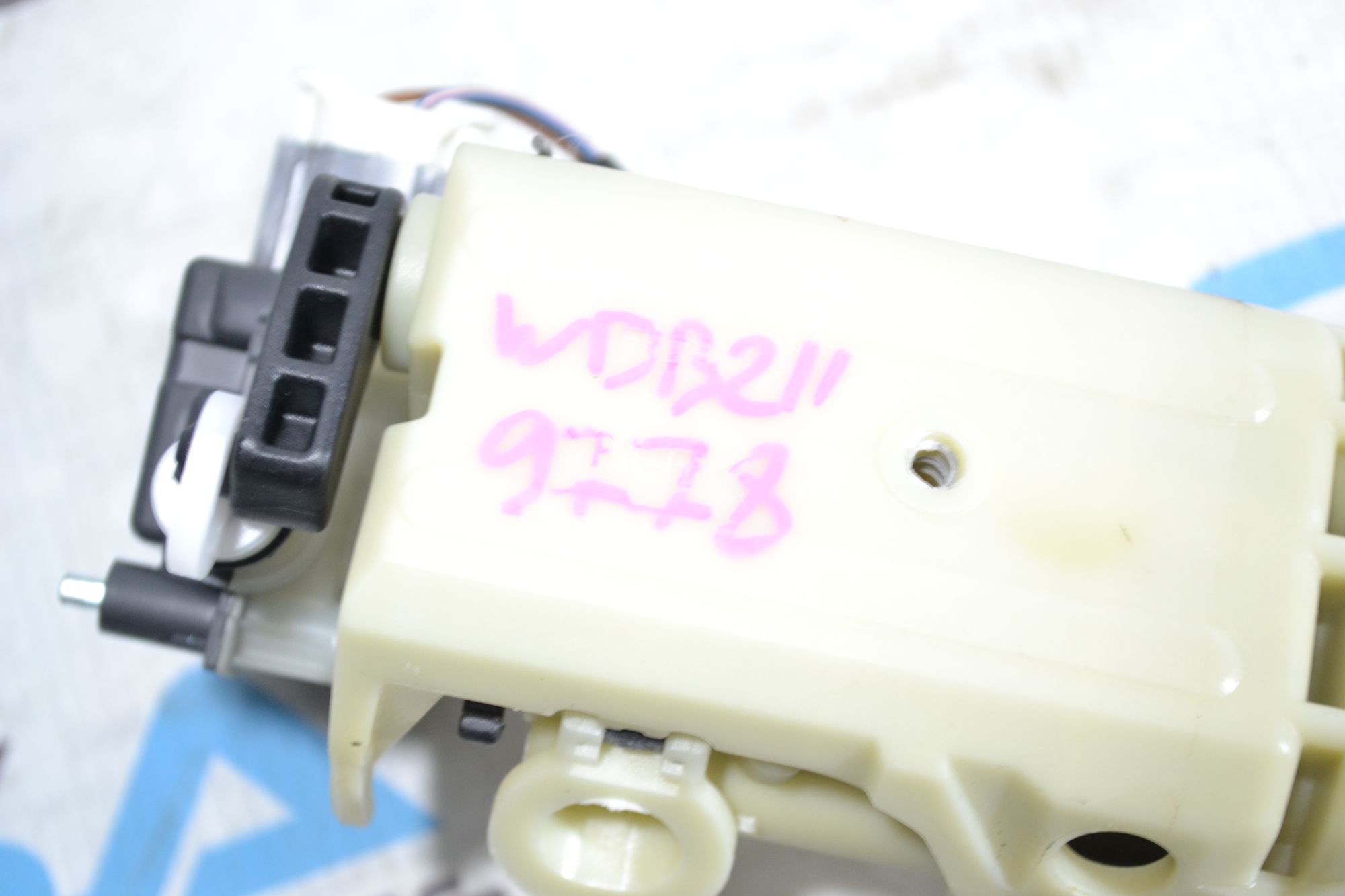 https://ycs.partsauto.market/partsauto-images/thmbs/userImages/b7628e092085f1f91467af1afb6e7630/part/a76b25c6-4b3a-40aa-9203-9926a751ca0e_1780559262838.jpg