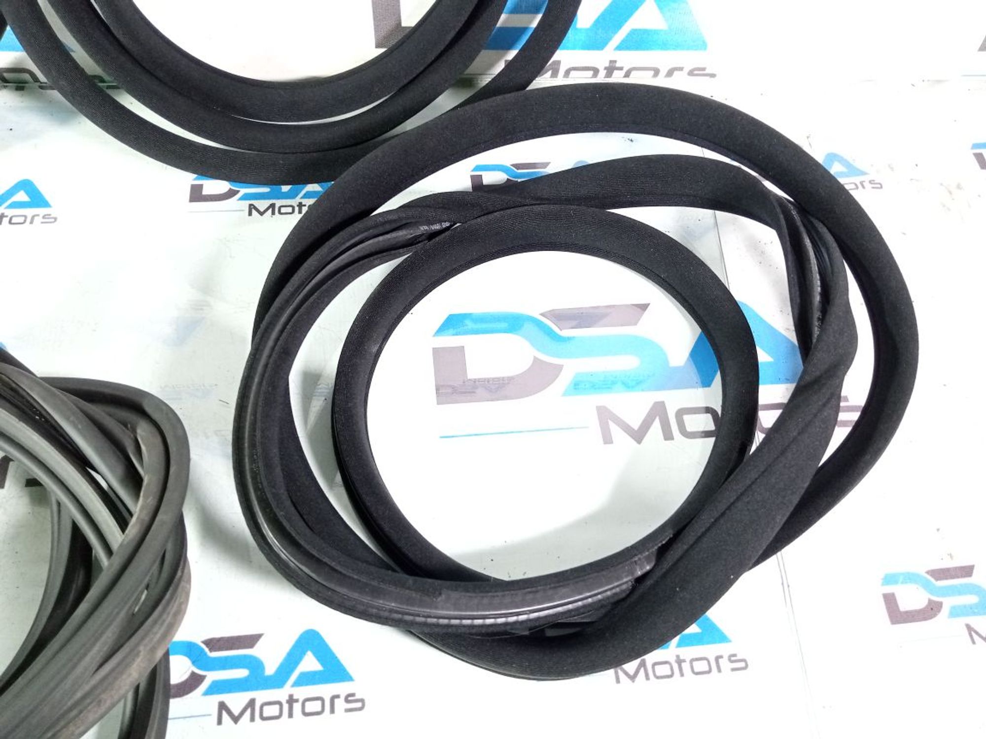 https://ycs.partsauto.market/partsauto-images/thmbs/userImages/b7628e092085f1f91467af1afb6e7630/part/a7888204-87db-4ba1-9189-e5a2d2d93d3e_1737013349876.jpg
