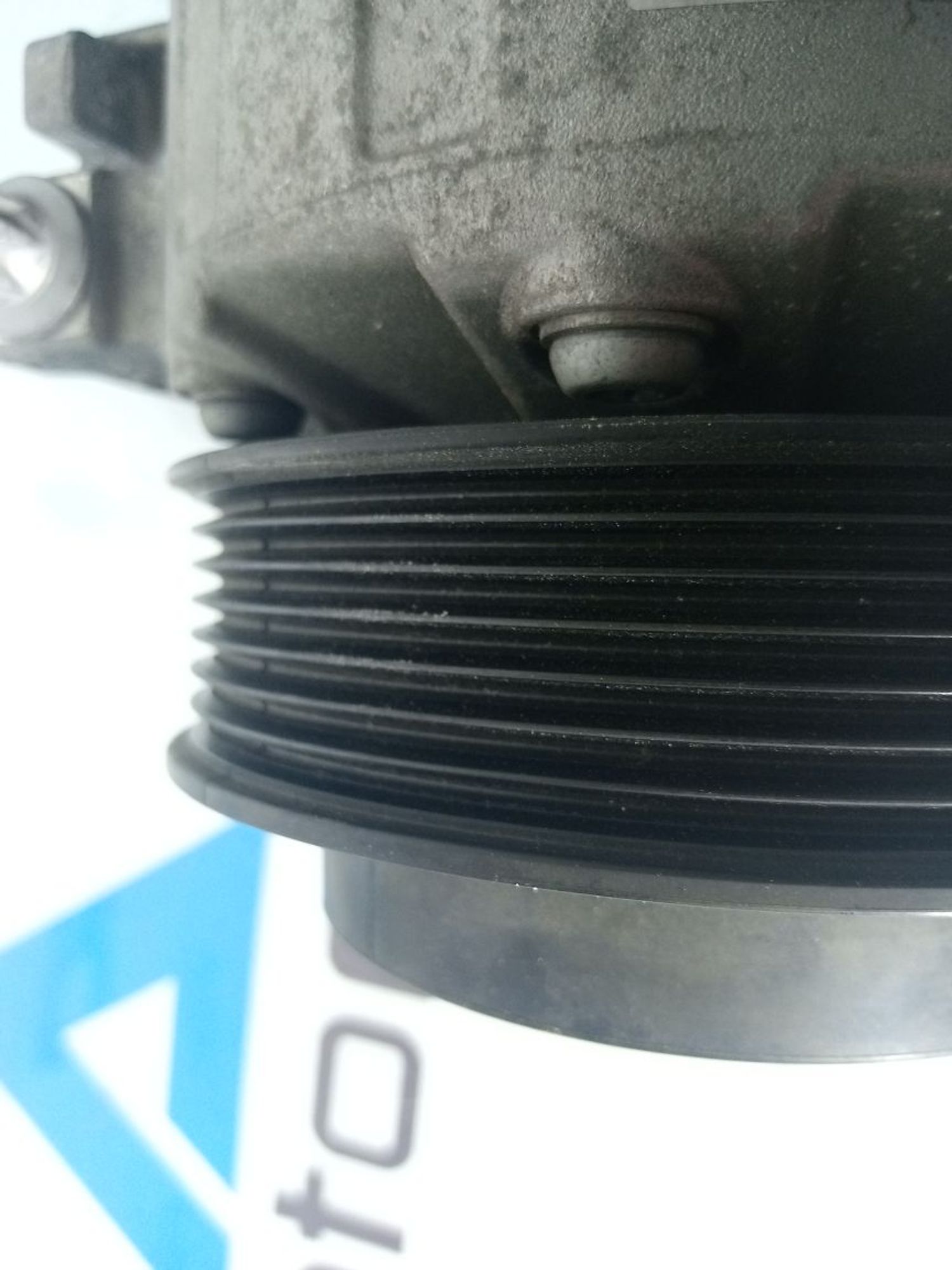 https://ycs.partsauto.market/partsauto-images/thmbs/userImages/b7628e092085f1f91467af1afb6e7630/part/a7997158-32cc-4f6a-9ae0-0af52dc0c897_1721299125237.jpg