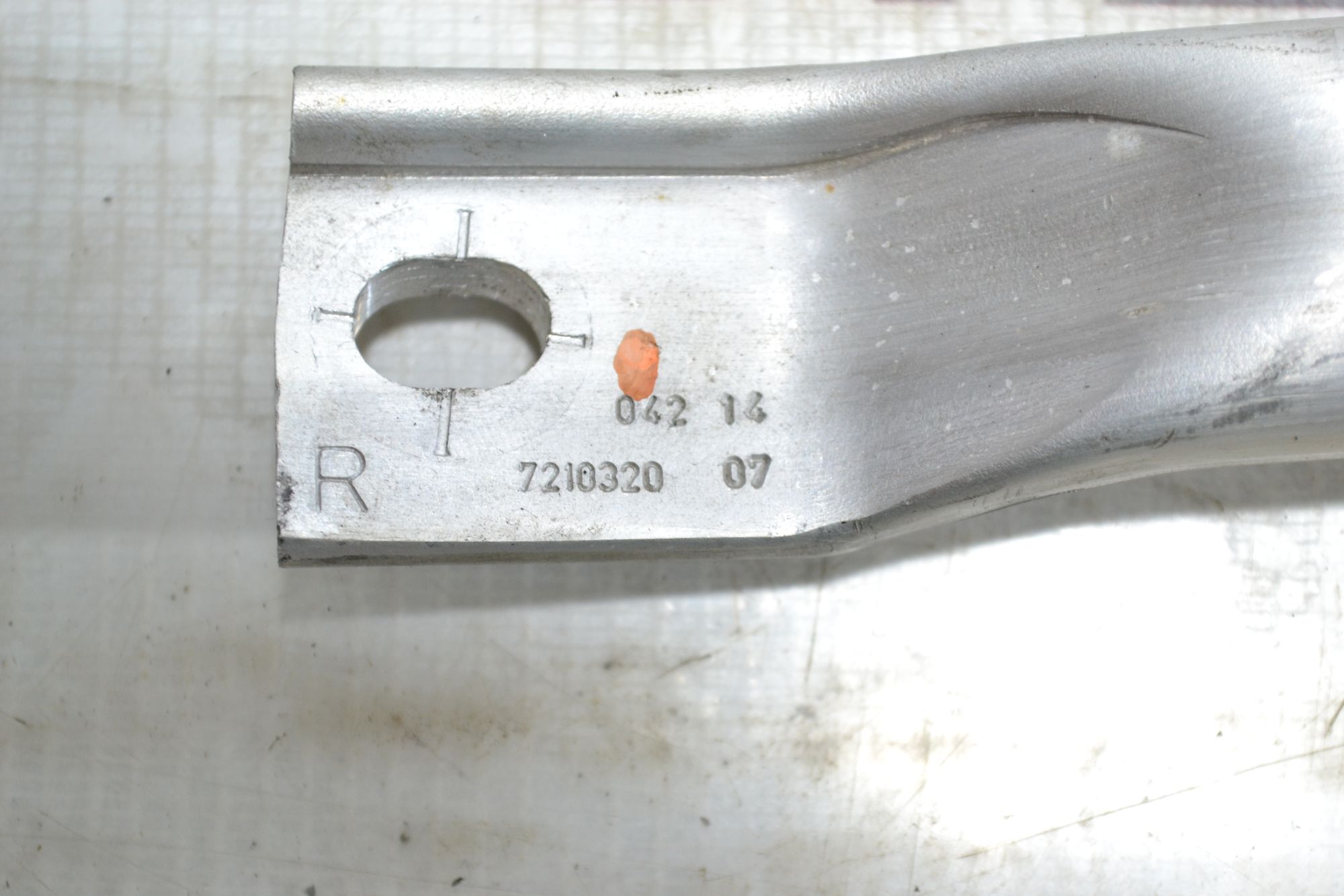 https://ycs.partsauto.market/partsauto-images/thmbs/userImages/b7628e092085f1f91467af1afb6e7630/part/a7c49c83-3a7f-429d-a478-48eae81f19c0_1782979057678.jpg