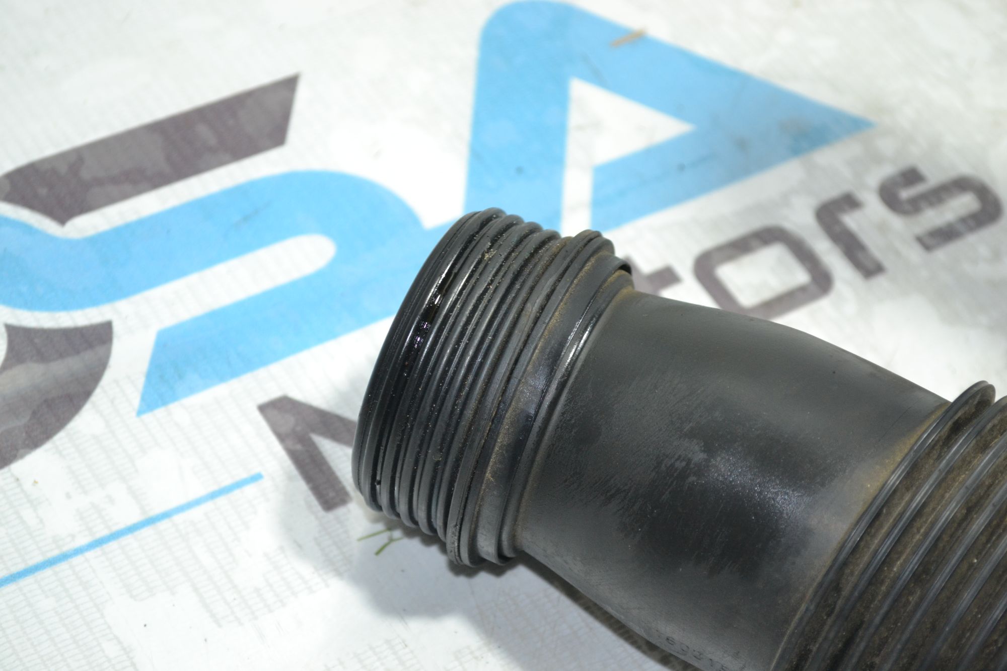 https://ycs.partsauto.market/partsauto-images/thmbs/userImages/b7628e092085f1f91467af1afb6e7630/part/a9ce4250-a02a-4b5f-b148-b36db5a3c933_1780474143919.jpg