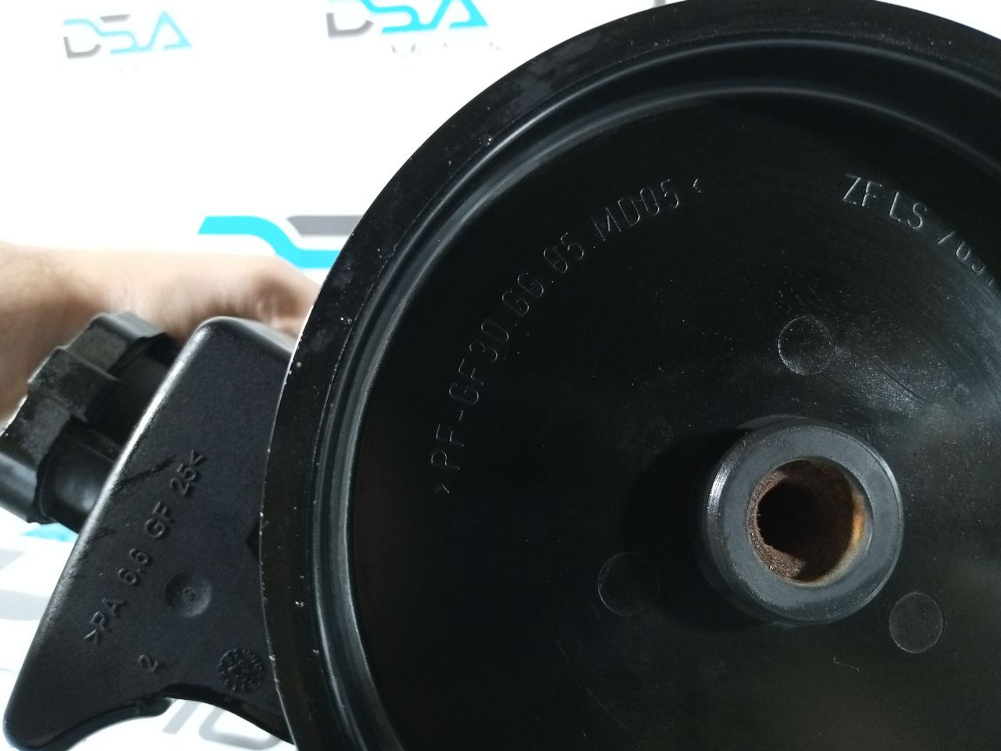 https://ycs.partsauto.market/partsauto-images/thmbs/userImages/b7628e092085f1f91467af1afb6e7630/part/aa0ea498-a903-46a1-8f80-12aee4bcdc12_1721638461902.jpg