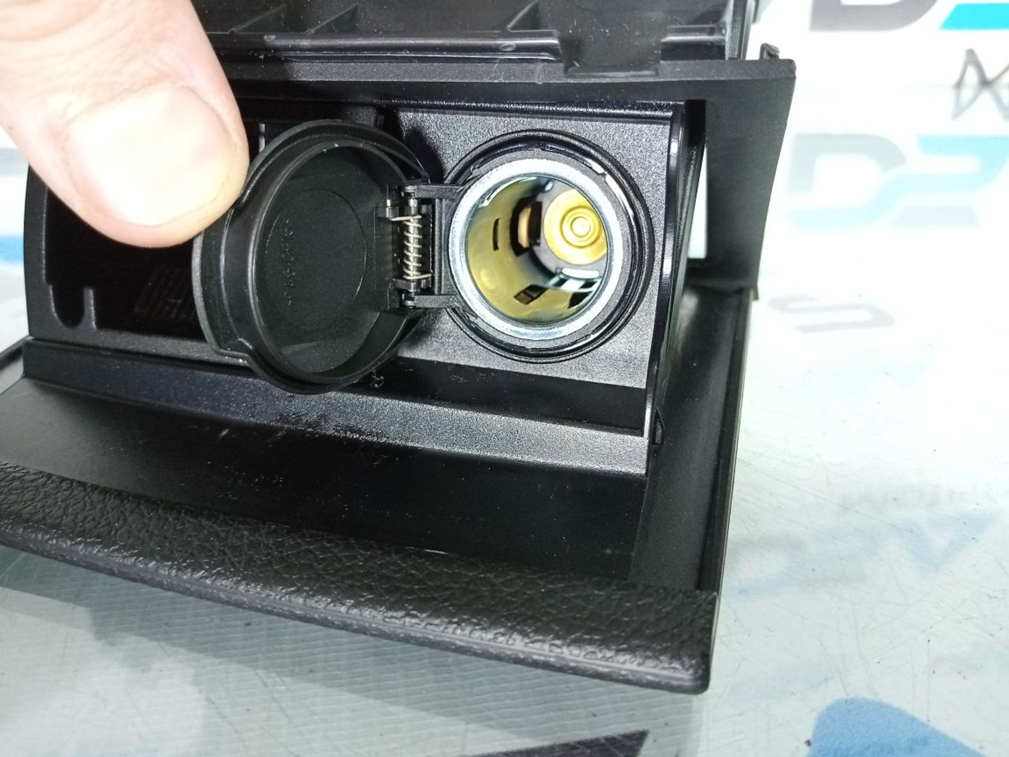 https://ycs.partsauto.market/partsauto-images/thmbs/userImages/b7628e092085f1f91467af1afb6e7630/part/aa3bcbce-77c1-4b6d-947f-32f81159b61b_1733848727002.jpg