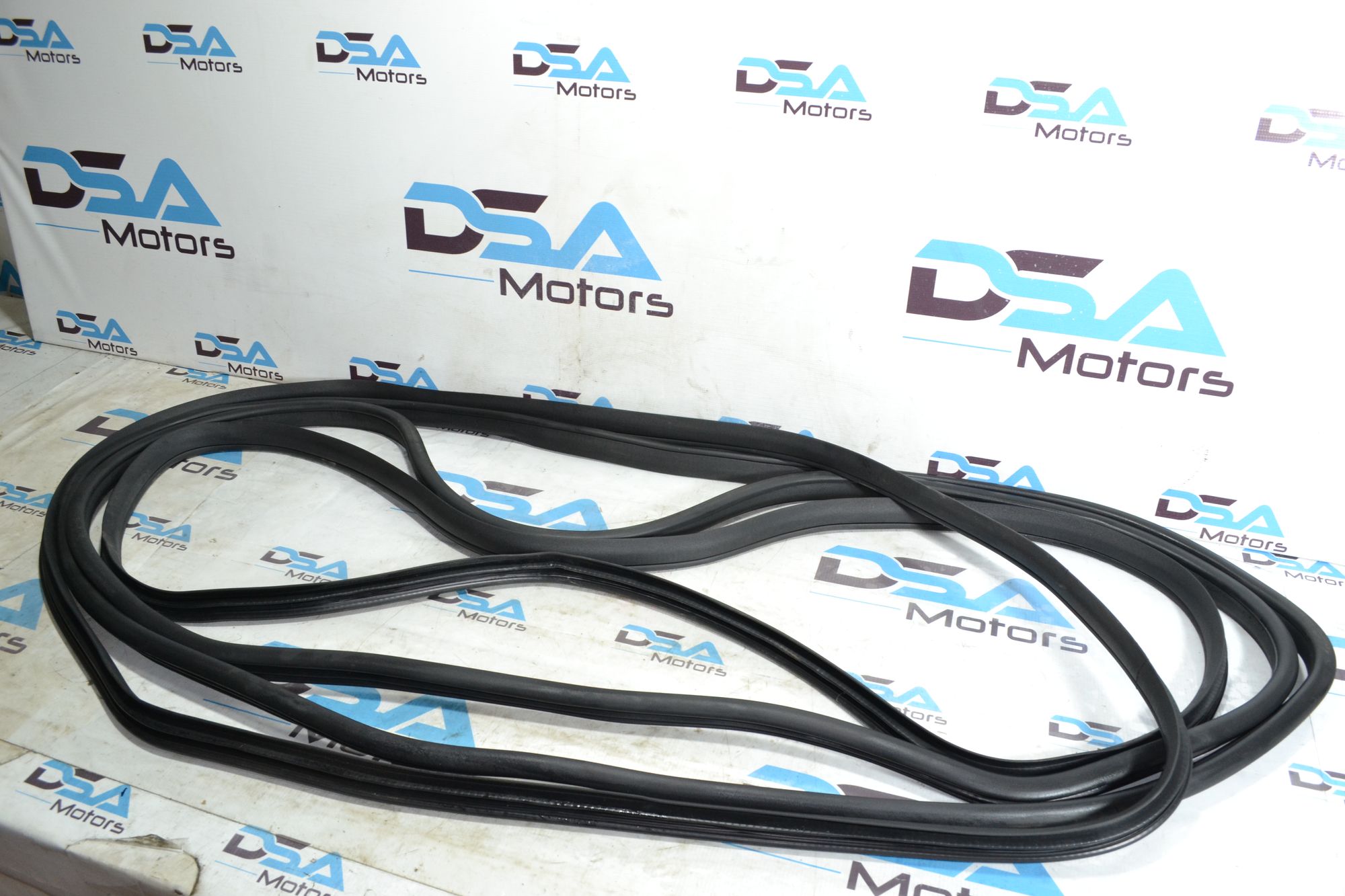 https://ycs.partsauto.market/partsauto-images/thmbs/userImages/b7628e092085f1f91467af1afb6e7630/part/aabad3e3-cf4b-46b9-8d54-8e76138c065d_1783063342392.jpg
