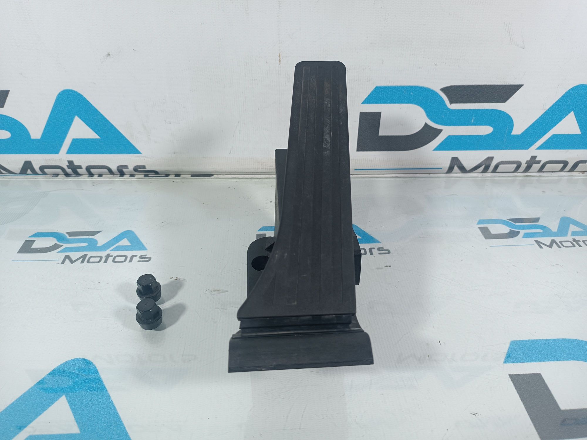 https://ycs.partsauto.market/partsauto-images/thmbs/userImages/b7628e092085f1f91467af1afb6e7630/part/aada68f3-0688-4b97-b9ca-0ce7b48e5081_1711458512139.jpg