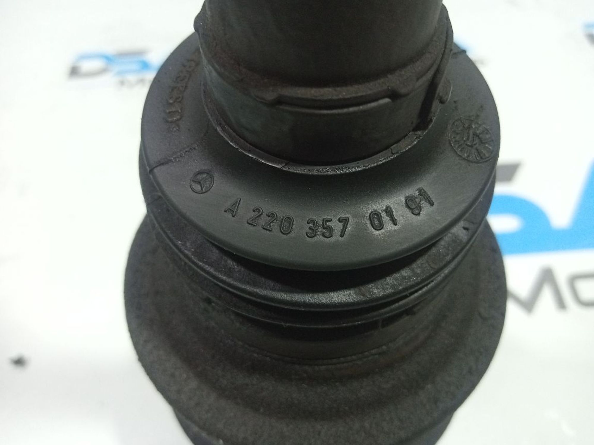https://ycs.partsauto.market/partsauto-images/thmbs/userImages/b7628e092085f1f91467af1afb6e7630/part/aaebece9-b07f-4dd2-9f3b-ca170146a24f_1747897544507.jpg