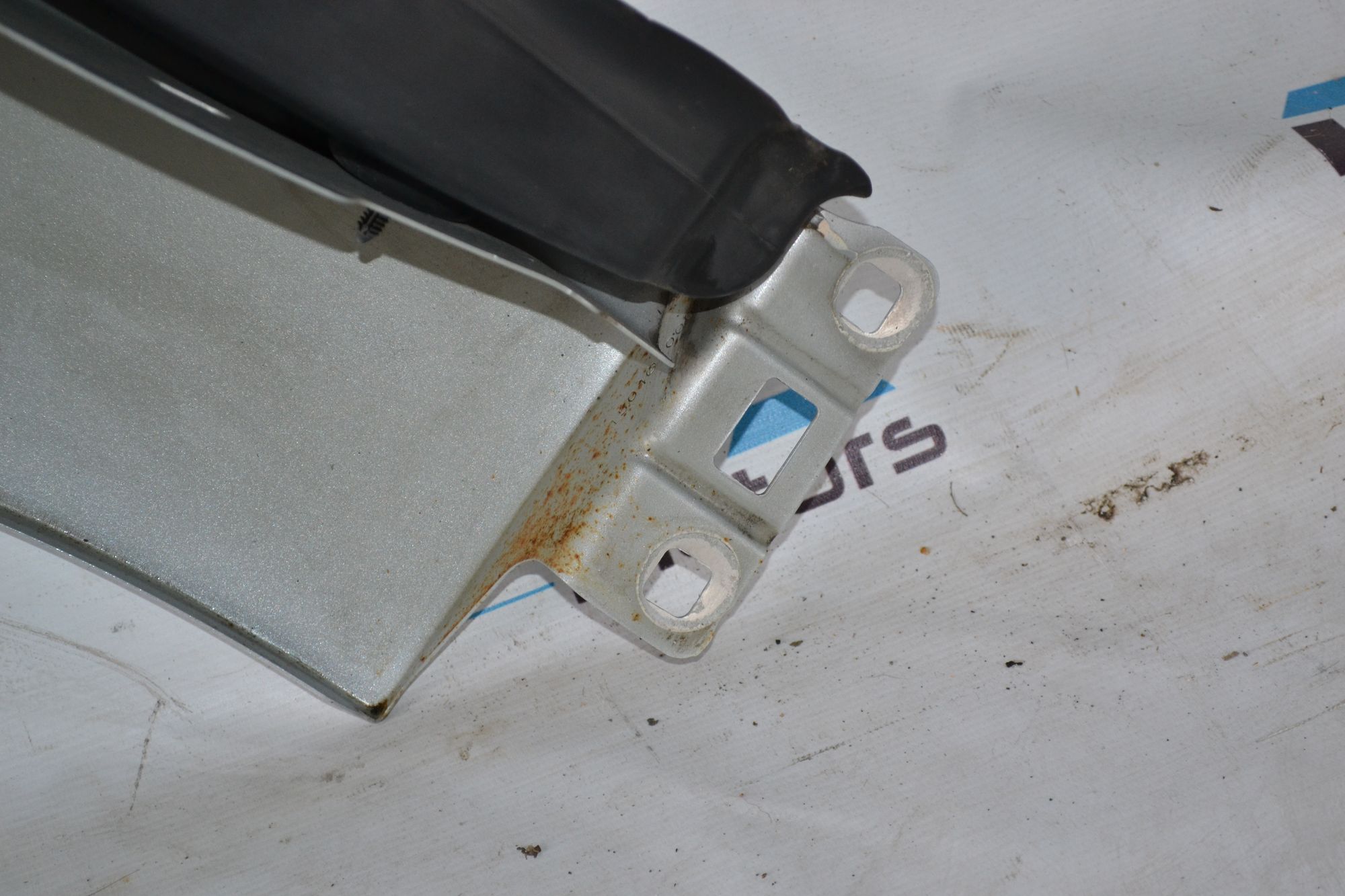 https://ycs.partsauto.market/partsauto-images/thmbs/userImages/b7628e092085f1f91467af1afb6e7630/part/ab2001c8-eb5c-4c1c-99e3-4142547e233f_1784111185704.jpg