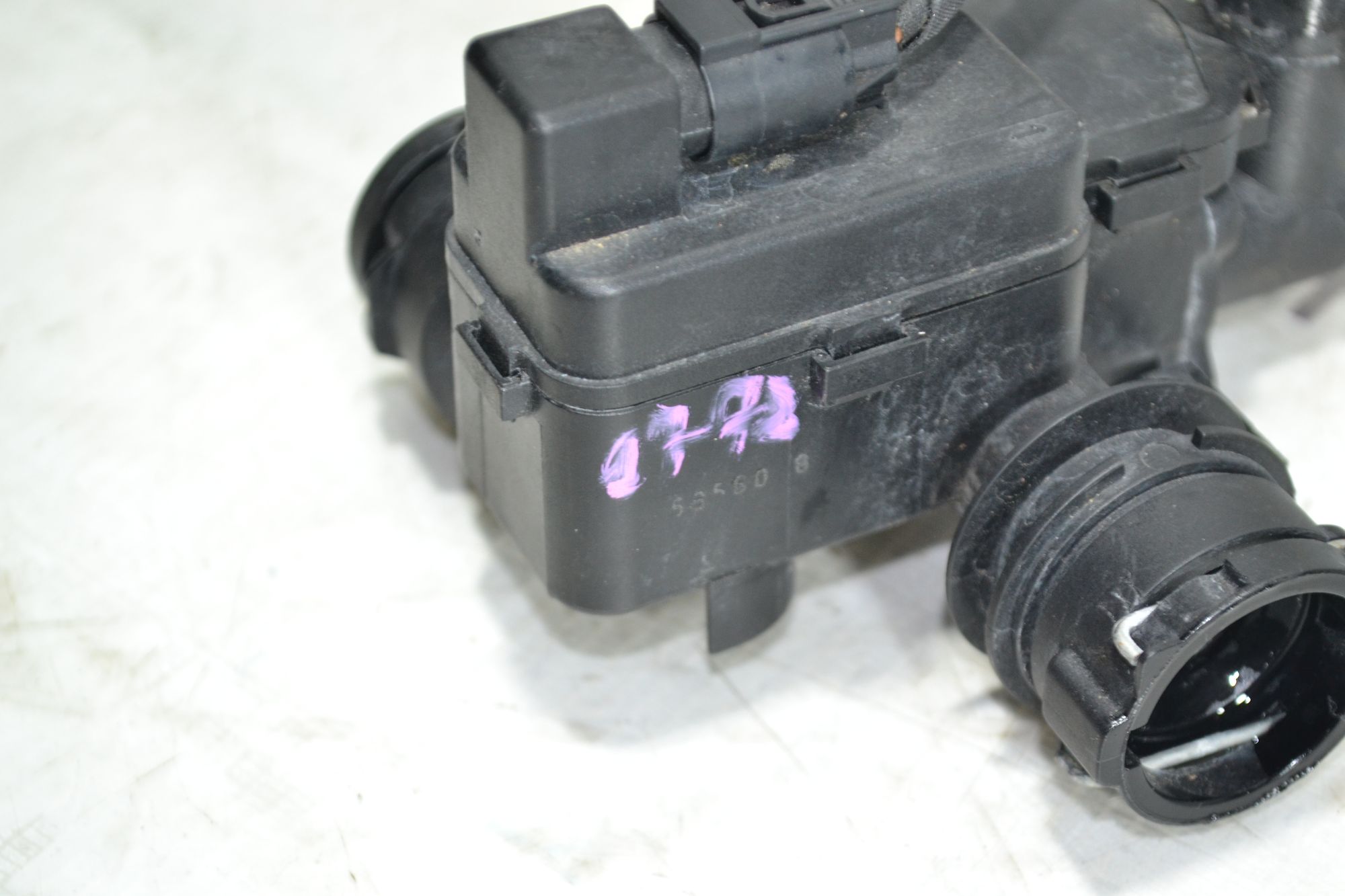 https://ycs.partsauto.market/partsauto-images/thmbs/userImages/b7628e092085f1f91467af1afb6e7630/part/ab663686-e159-4414-b8be-3b15d52460a6_1780490316026.jpg