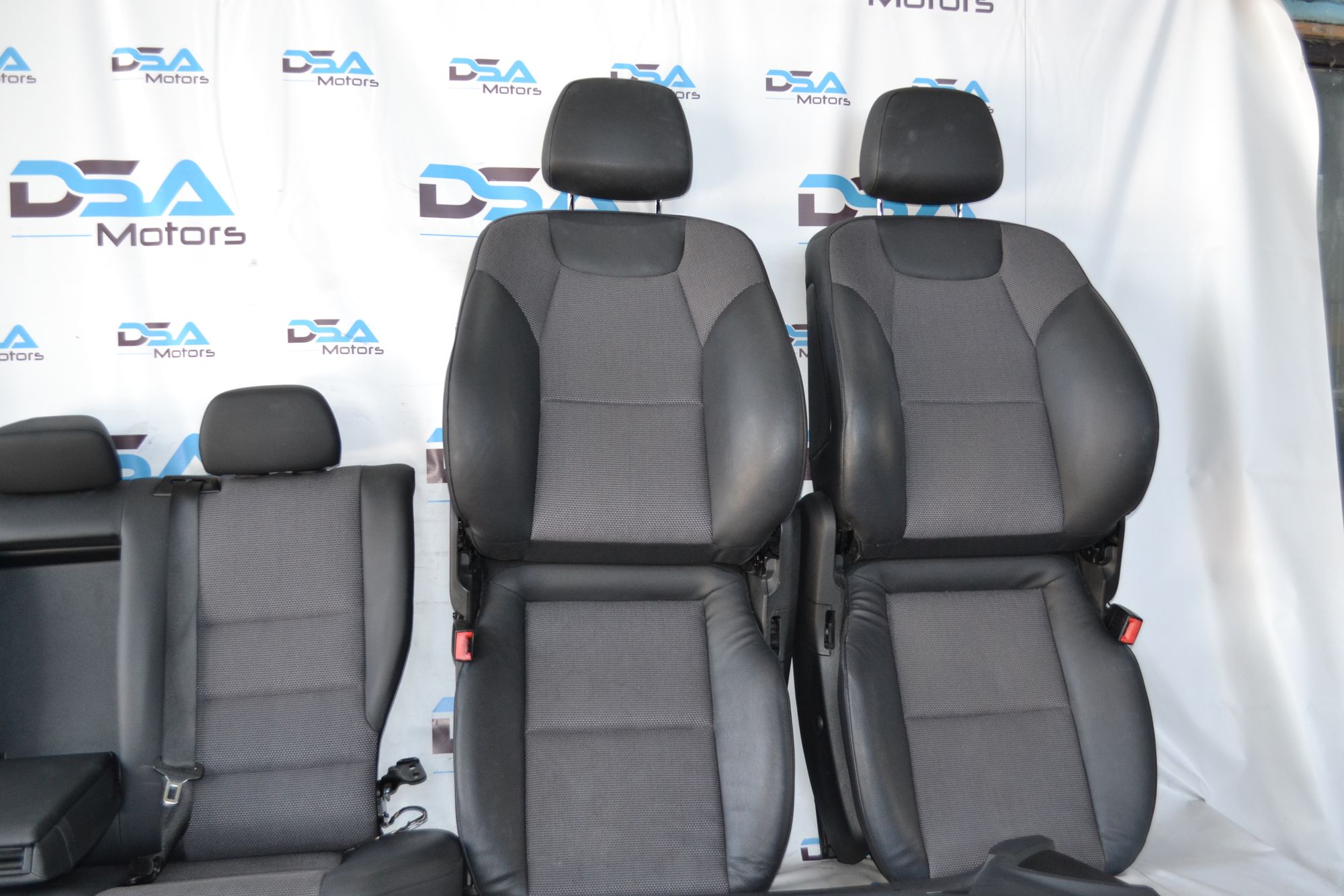 https://ycs.partsauto.market/partsauto-images/thmbs/userImages/b7628e092085f1f91467af1afb6e7630/part/abfeec67-c6ba-4d93-80b2-5afa6e576709_1783946534297.jpg
