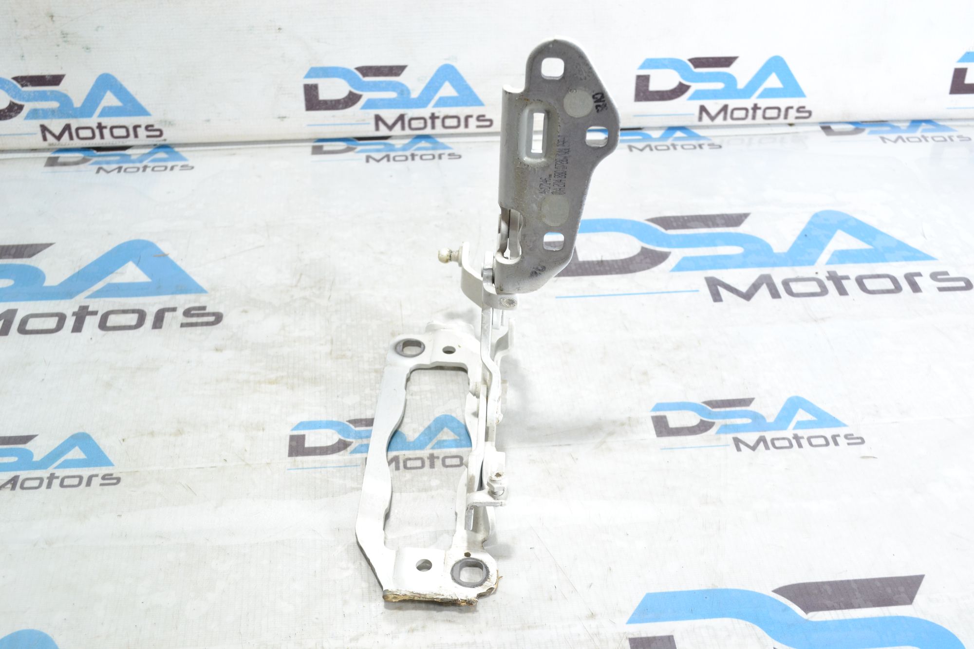 https://ycs.partsauto.market/partsauto-images/thmbs/userImages/b7628e092085f1f91467af1afb6e7630/part/ac5fd156-ec69-48e5-8fc4-831d0803750e_1780466743686.jpg