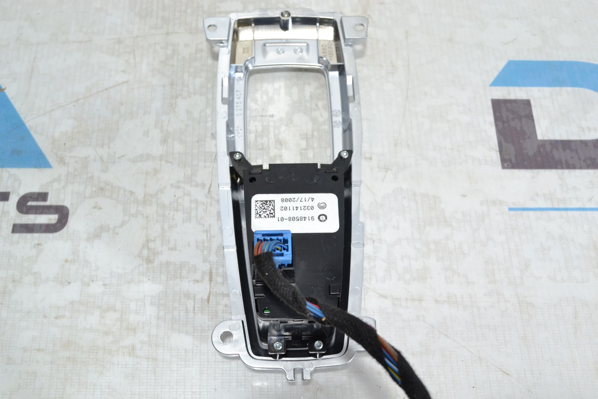 кнопка ручника оригинал BMW E70/E71/E72 из Японии, 1900 рублей, Кореновск