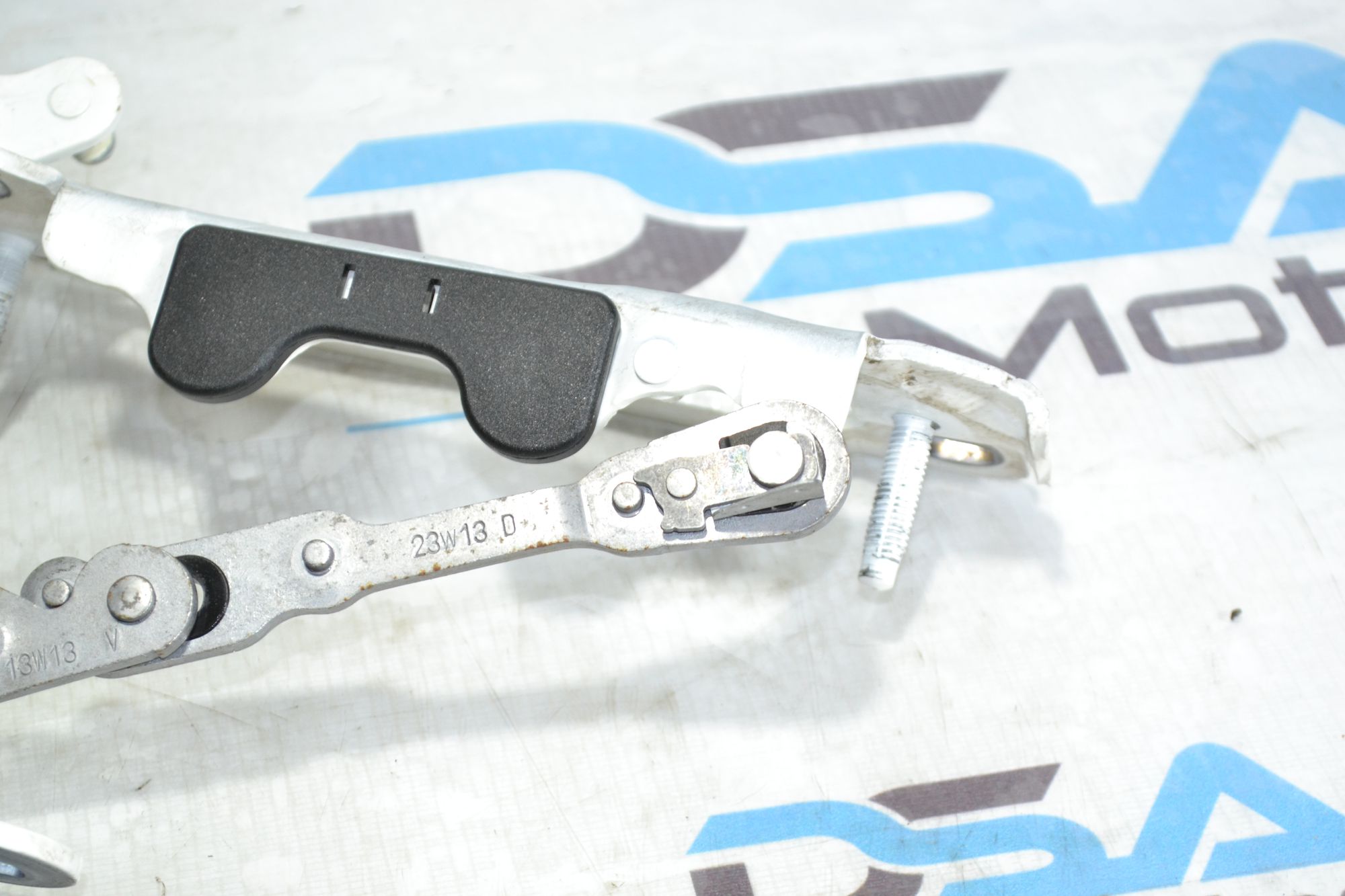 https://ycs.partsauto.market/partsauto-images/thmbs/userImages/b7628e092085f1f91467af1afb6e7630/part/ad3412a0-0082-4419-ab1a-af299b736c10_1781269314703.jpg