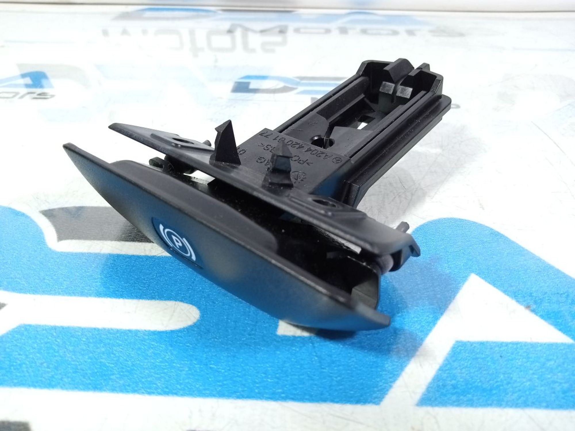 https://ycs.partsauto.market/partsauto-images/thmbs/userImages/b7628e092085f1f91467af1afb6e7630/part/adfb5238-5714-4fff-8251-d51933a4f7b8_1742906918653.jpg