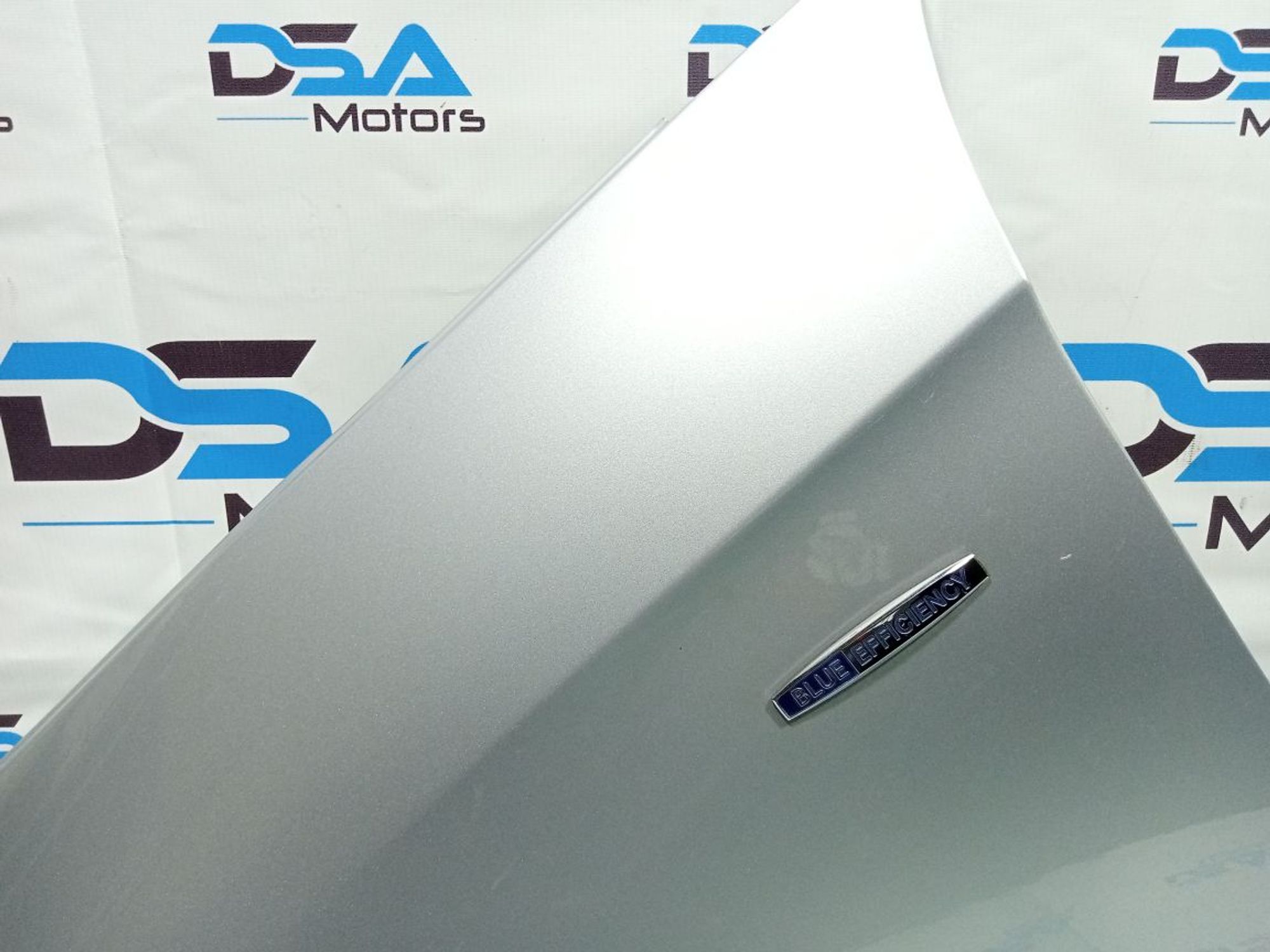 https://ycs.partsauto.market/partsauto-images/thmbs/userImages/b7628e092085f1f91467af1afb6e7630/part/aec98b6f-0b9c-4131-8457-c037b0bf5ad2_1748925079698.jpg