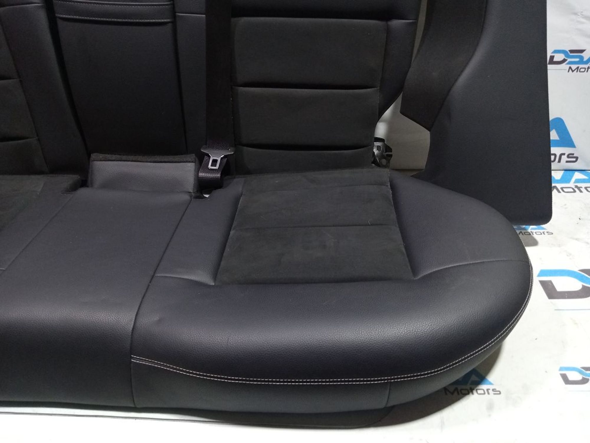 https://ycs.partsauto.market/partsauto-images/thmbs/userImages/b7628e092085f1f91467af1afb6e7630/part/af2745df-6c5f-452f-a279-82ae08c22cb6_1749037443591.jpg