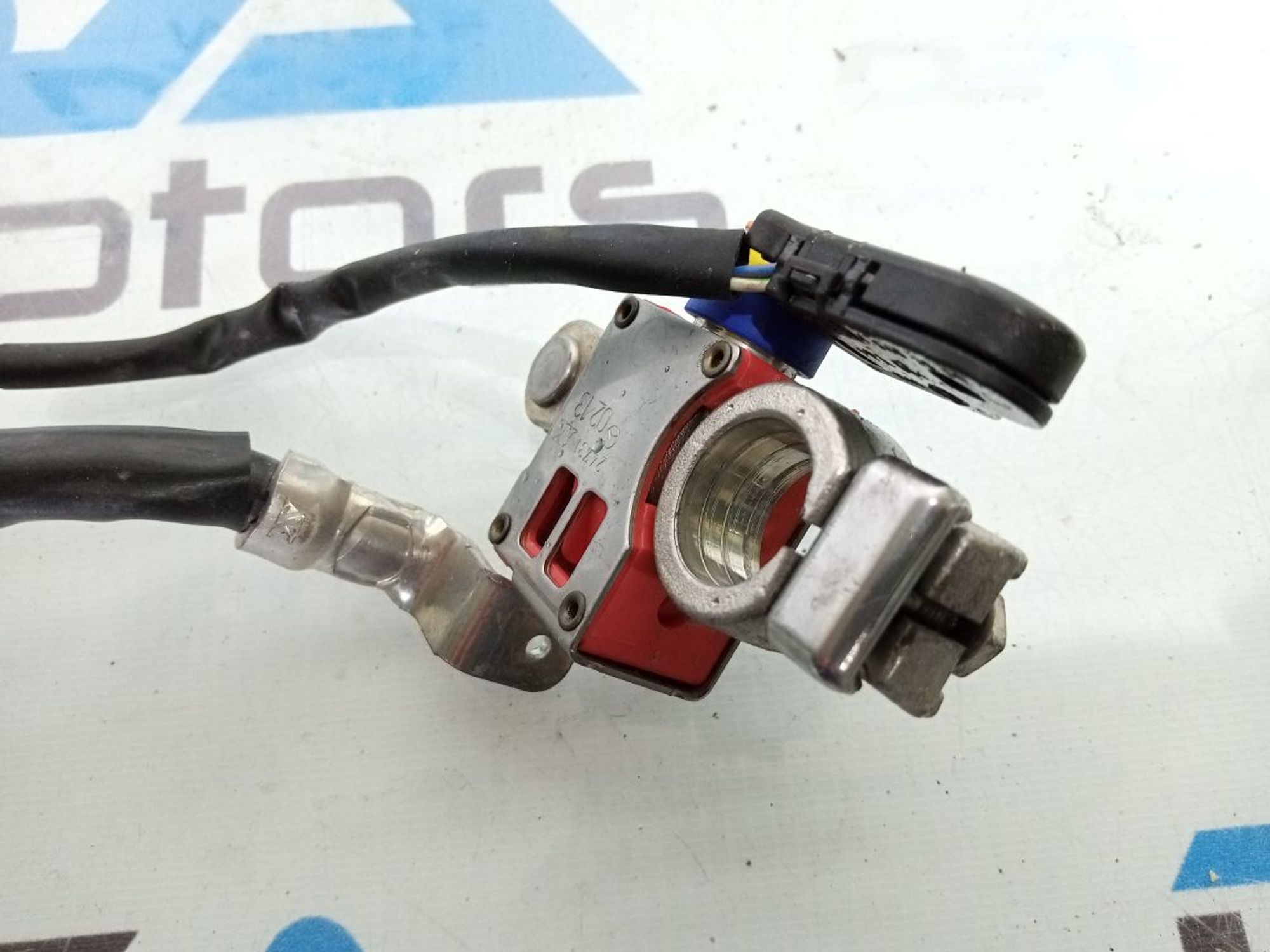 https://ycs.partsauto.market/partsauto-images/thmbs/userImages/b7628e092085f1f91467af1afb6e7630/part/b0dabcb2-9139-490a-a20f-66956ca96d1e_1733652240270.jpg