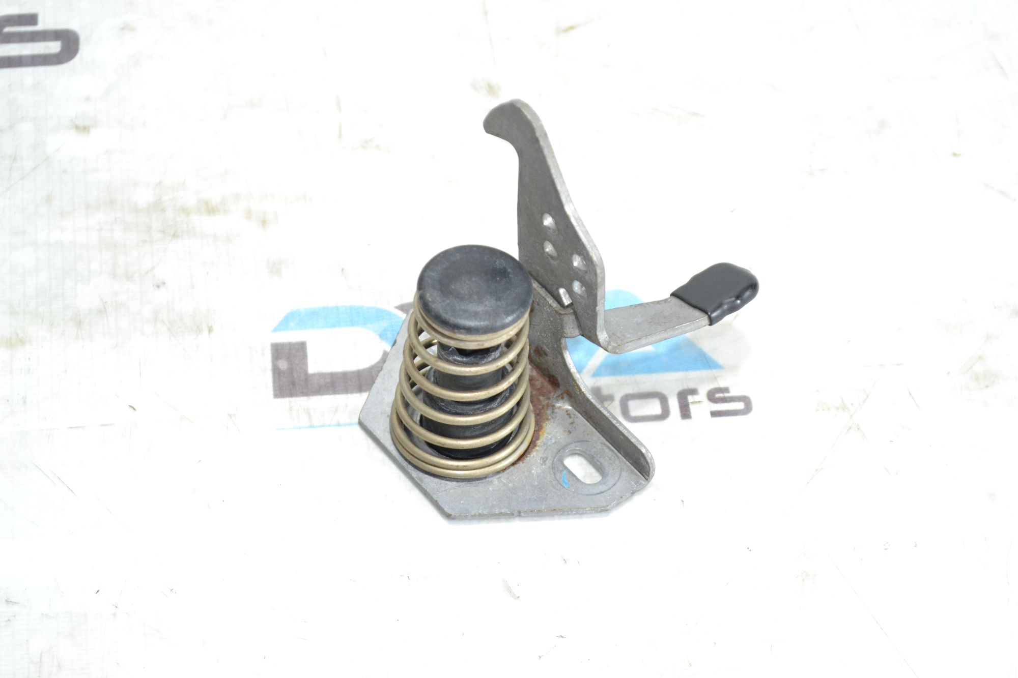 https://ycs.partsauto.market/partsauto-images/thmbs/userImages/b7628e092085f1f91467af1afb6e7630/part/b1e0b9e3-1724-43dd-9a4e-6654d7a34e57_1781678453120.jpg
