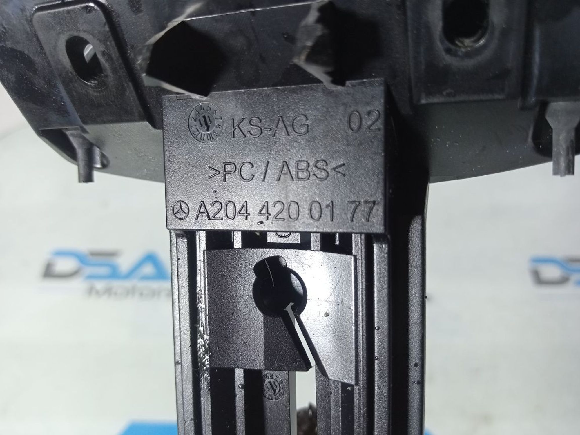 https://ycs.partsauto.market/partsauto-images/thmbs/userImages/b7628e092085f1f91467af1afb6e7630/part/b27ff130-acce-4fc9-a3a4-ccba10ea54d1_1744288508495.jpg