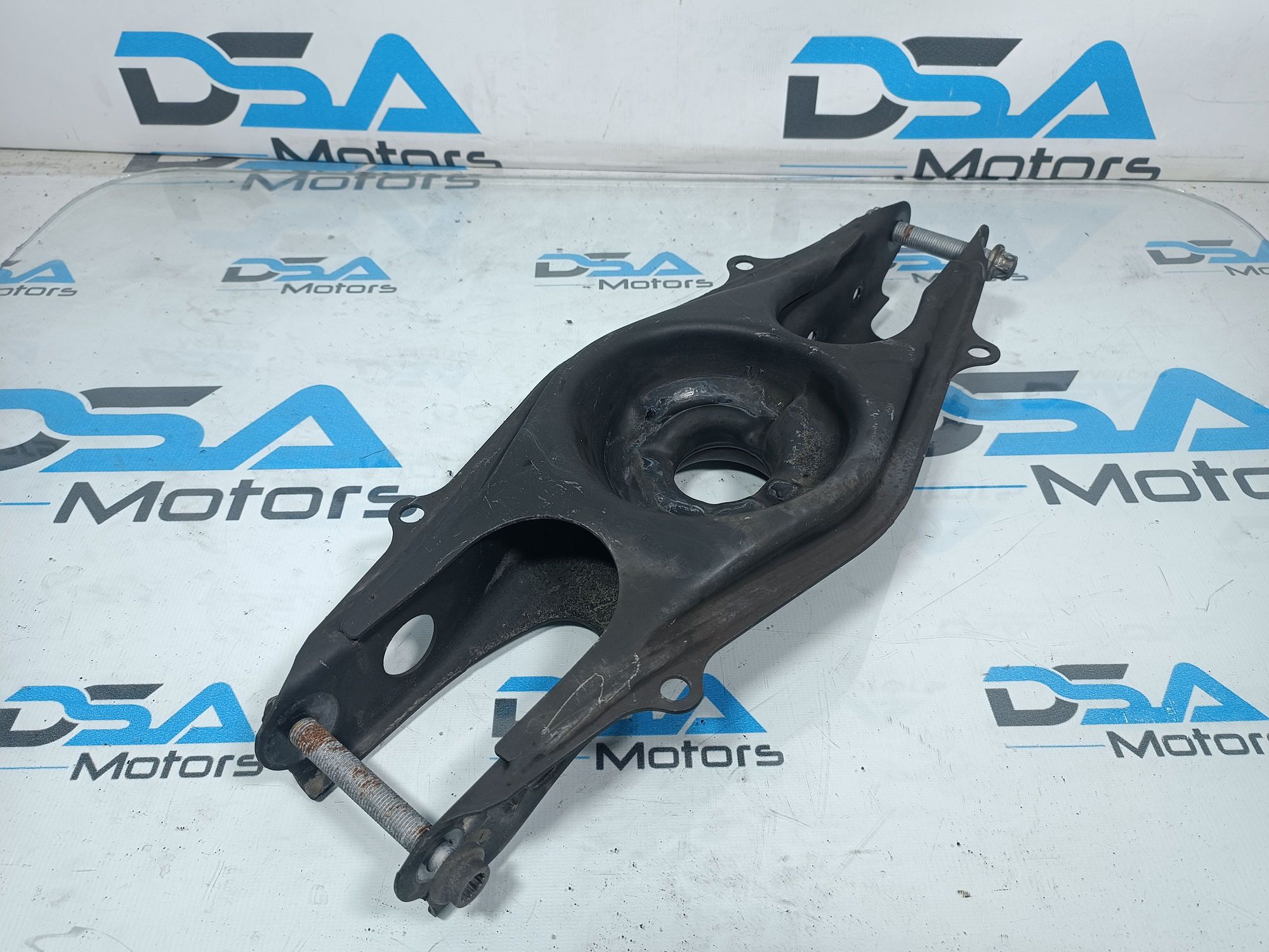https://ycs.partsauto.market/partsauto-images/thmbs/userImages/b7628e092085f1f91467af1afb6e7630/part/b2a48fe4-8ba9-407a-8862-df4f3a94ebd4_1707837602262.jpg