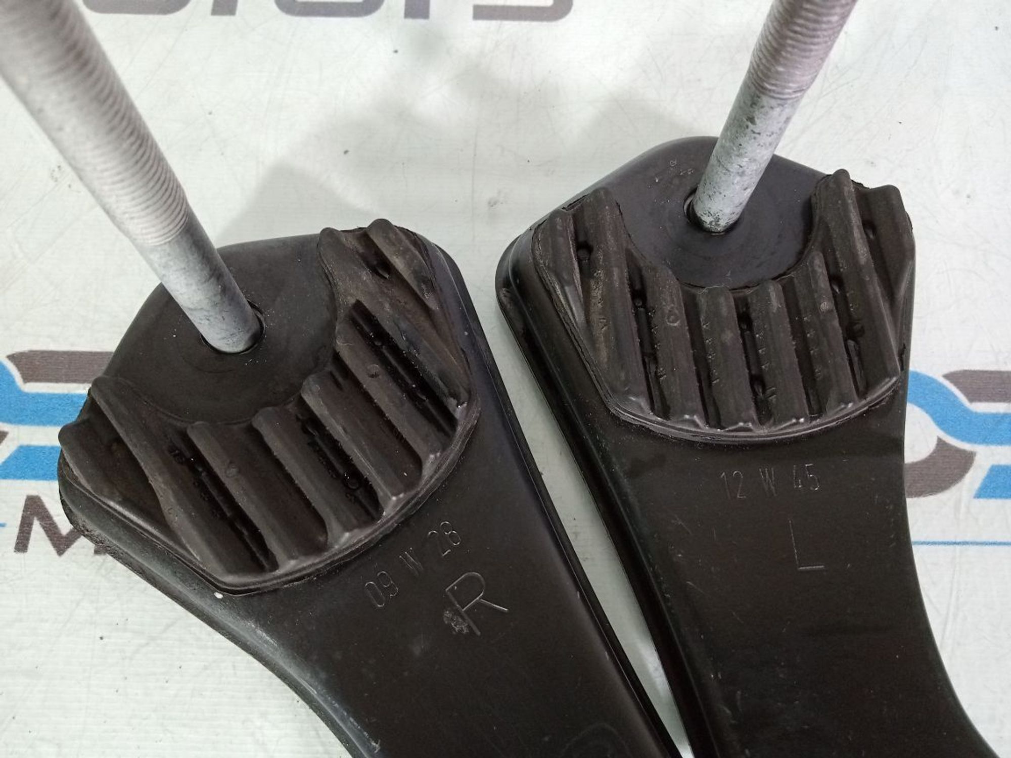 https://ycs.partsauto.market/partsauto-images/thmbs/userImages/b7628e092085f1f91467af1afb6e7630/part/b3a6f167-83b2-48fe-8863-cd2c8c598892_1739185506838.jpg