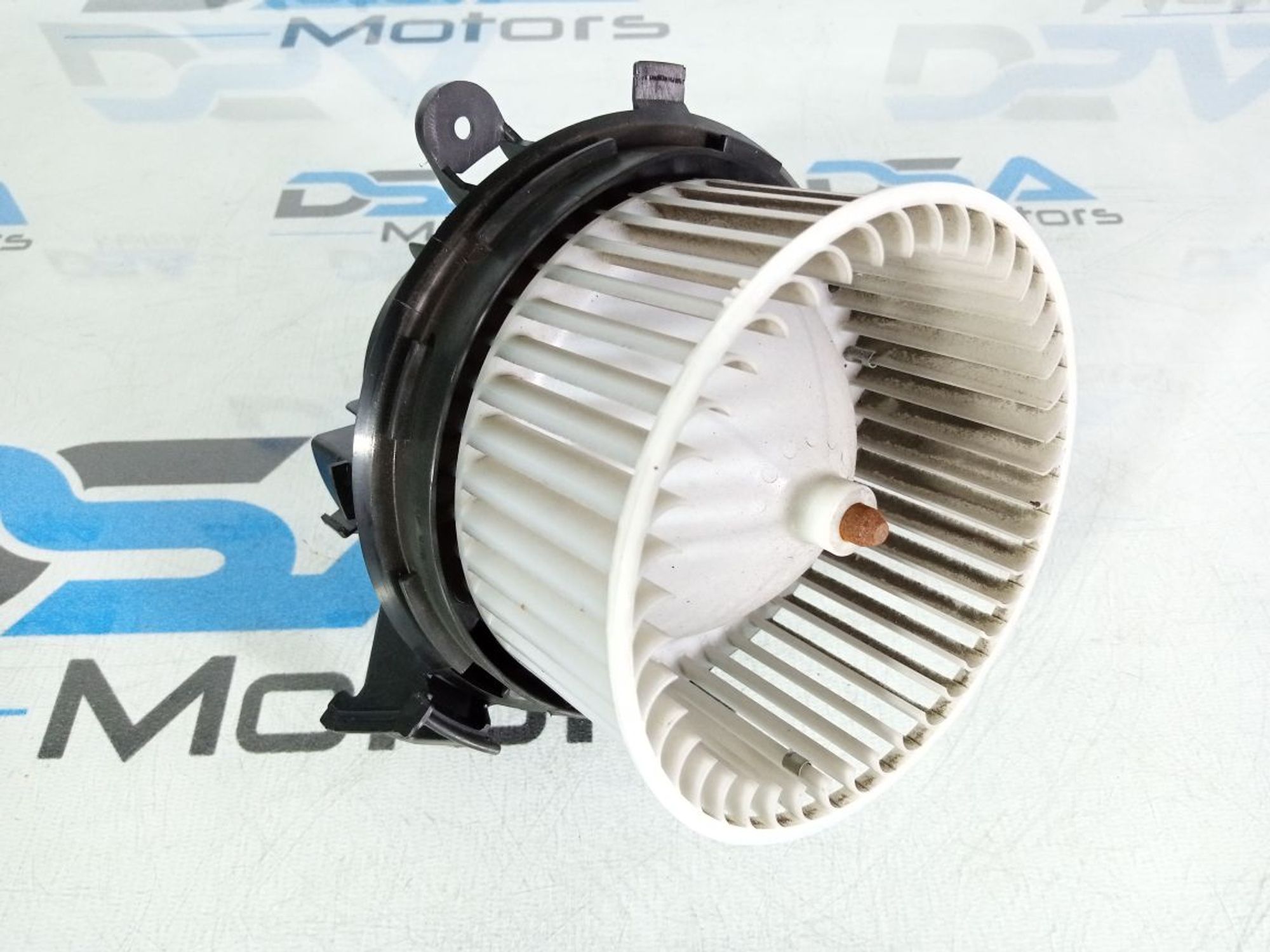 https://ycs.partsauto.market/partsauto-images/thmbs/userImages/b7628e092085f1f91467af1afb6e7630/part/b4045cd2-11d3-4c0a-a2bf-fff9d7638700_1746543680071.jpg