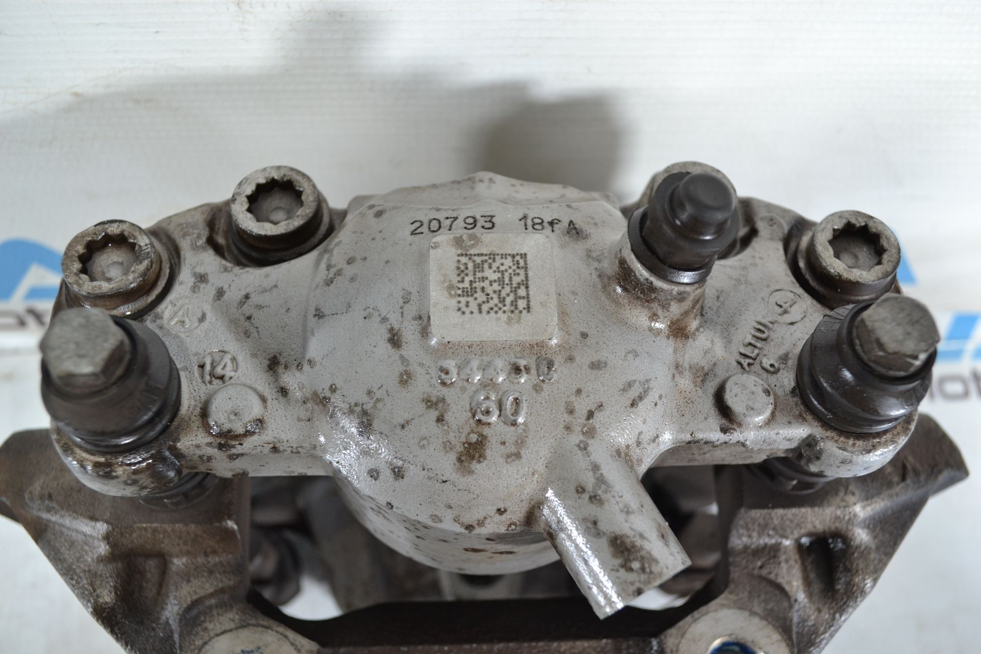 https://ycs.partsauto.market/partsauto-images/thmbs/userImages/b7628e092085f1f91467af1afb6e7630/part/b4560bae-a94f-4bfe-9506-ede586d91f53_1779175150342.jpg
