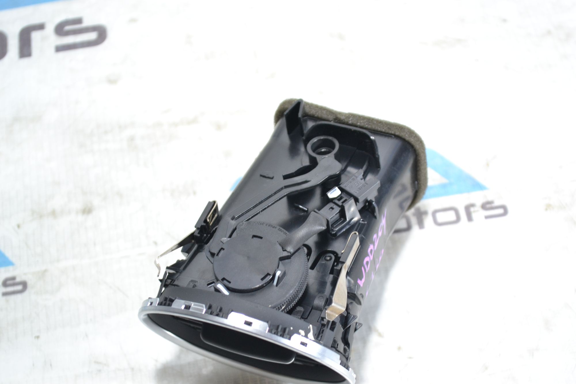 https://ycs.partsauto.market/partsauto-images/thmbs/userImages/b7628e092085f1f91467af1afb6e7630/part/b4b38703-438a-4803-a81b-ca1b9a84439d_1780574493295.jpg