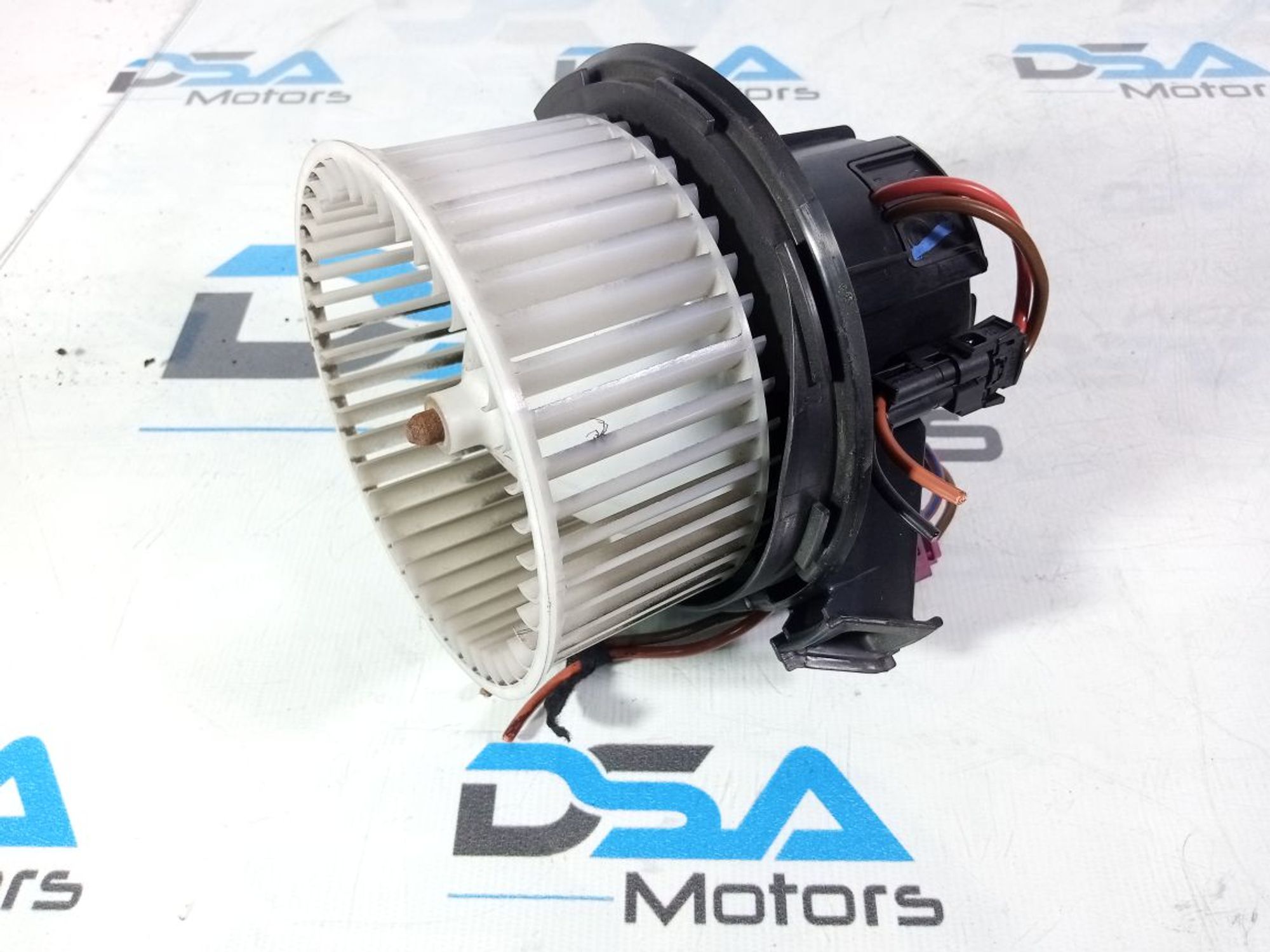 https://ycs.partsauto.market/partsauto-images/thmbs/userImages/b7628e092085f1f91467af1afb6e7630/part/b4bb3000-b288-4e67-a9d8-8dd5f5ec4587_1741598635555.jpg