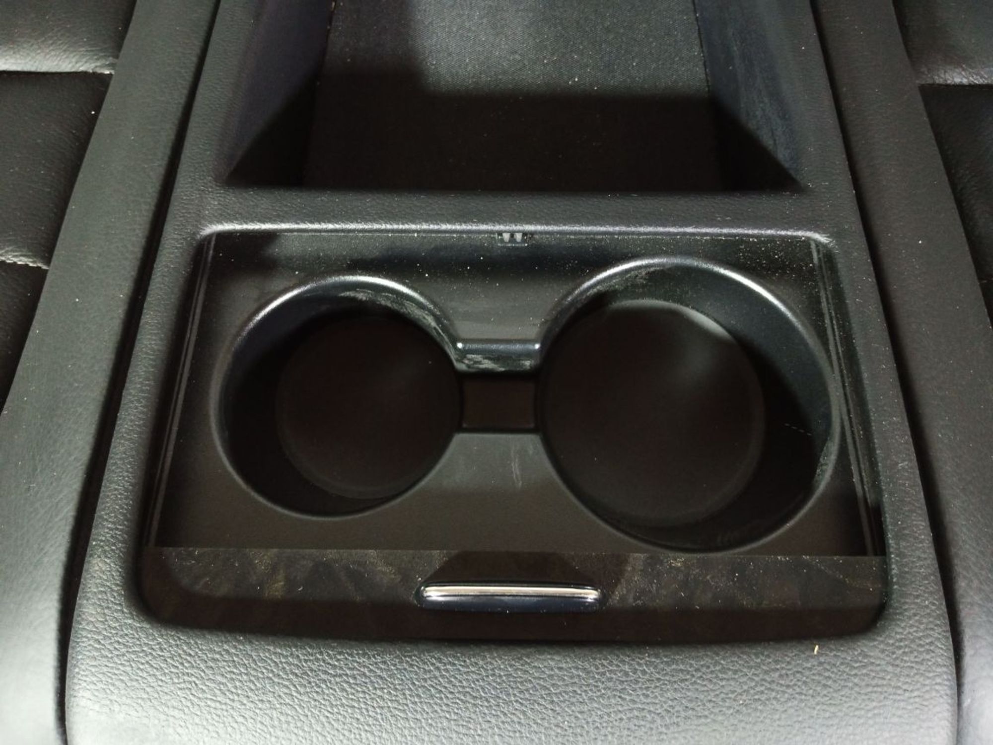 https://ycs.partsauto.market/partsauto-images/thmbs/userImages/b7628e092085f1f91467af1afb6e7630/part/b5165798-0e2b-4aab-a8c2-85bc9132c1a1_1743064986345.jpg