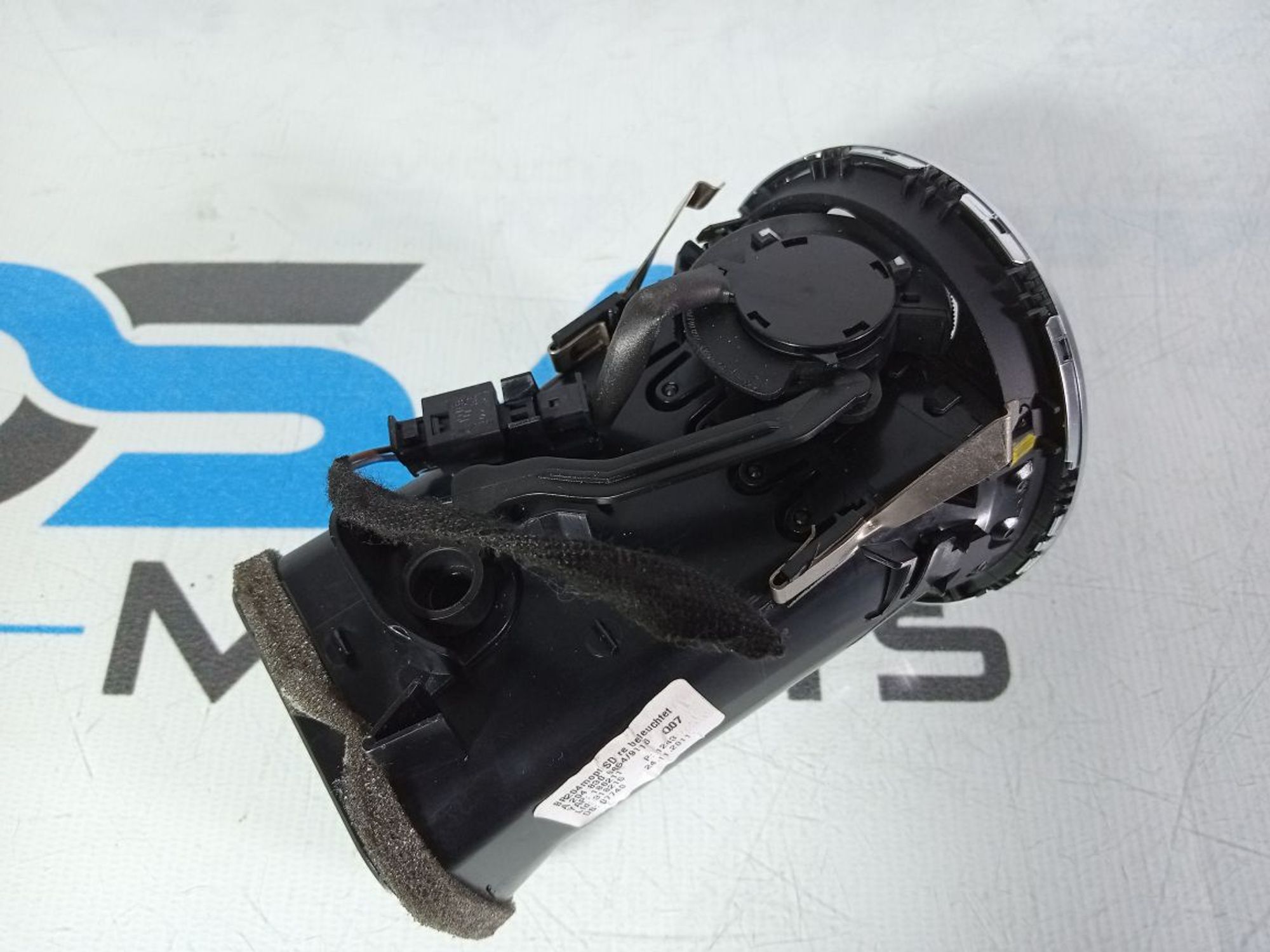 https://ycs.partsauto.market/partsauto-images/thmbs/userImages/b7628e092085f1f91467af1afb6e7630/part/b5556a1a-83d8-413e-b325-b362032efbf1_1745060780490.jpg