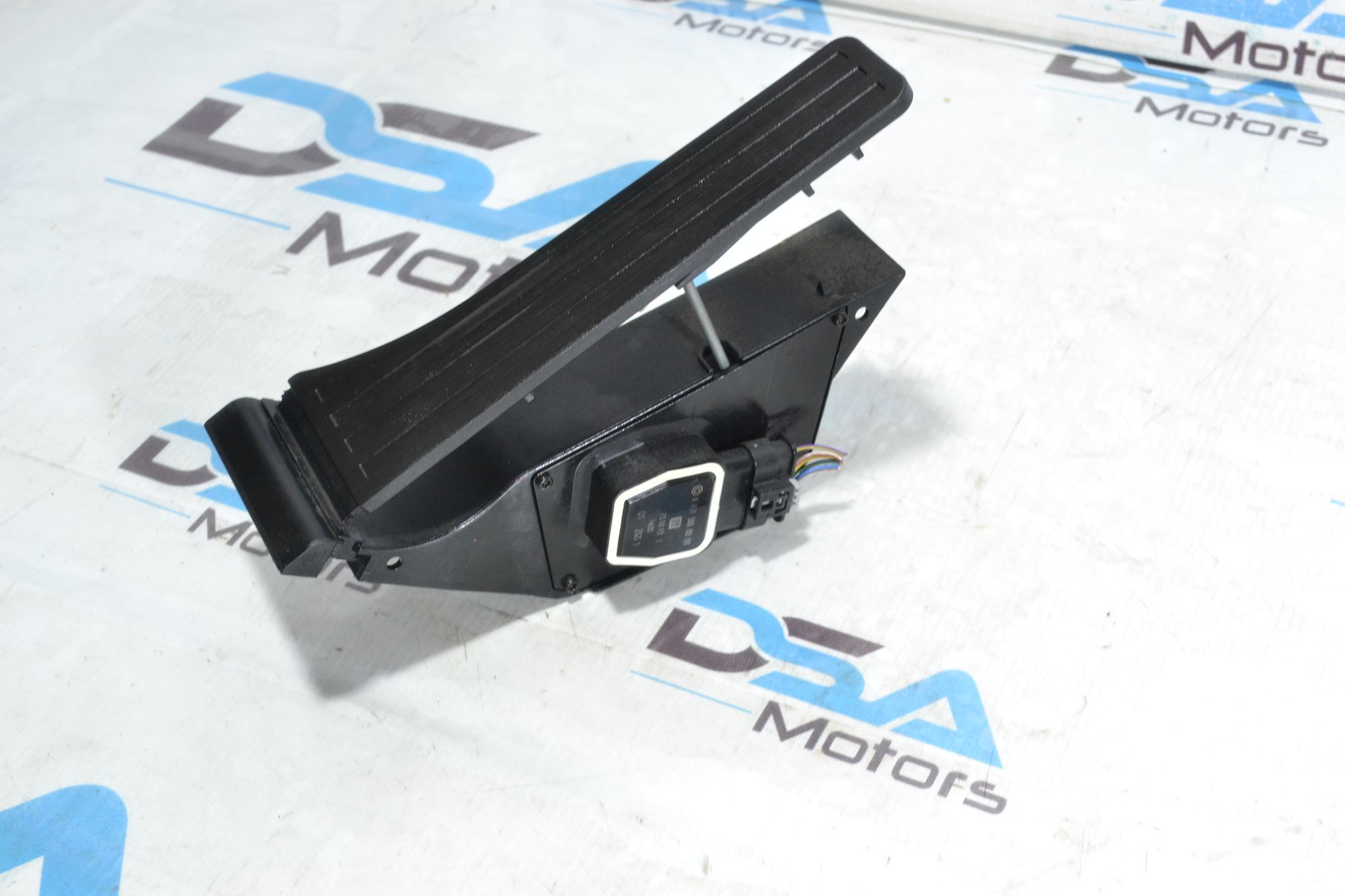 https://ycs.partsauto.market/partsauto-images/thmbs/userImages/b7628e092085f1f91467af1afb6e7630/part/b5636042-a000-44b3-8754-8345e31b376e_1780992145240.jpg