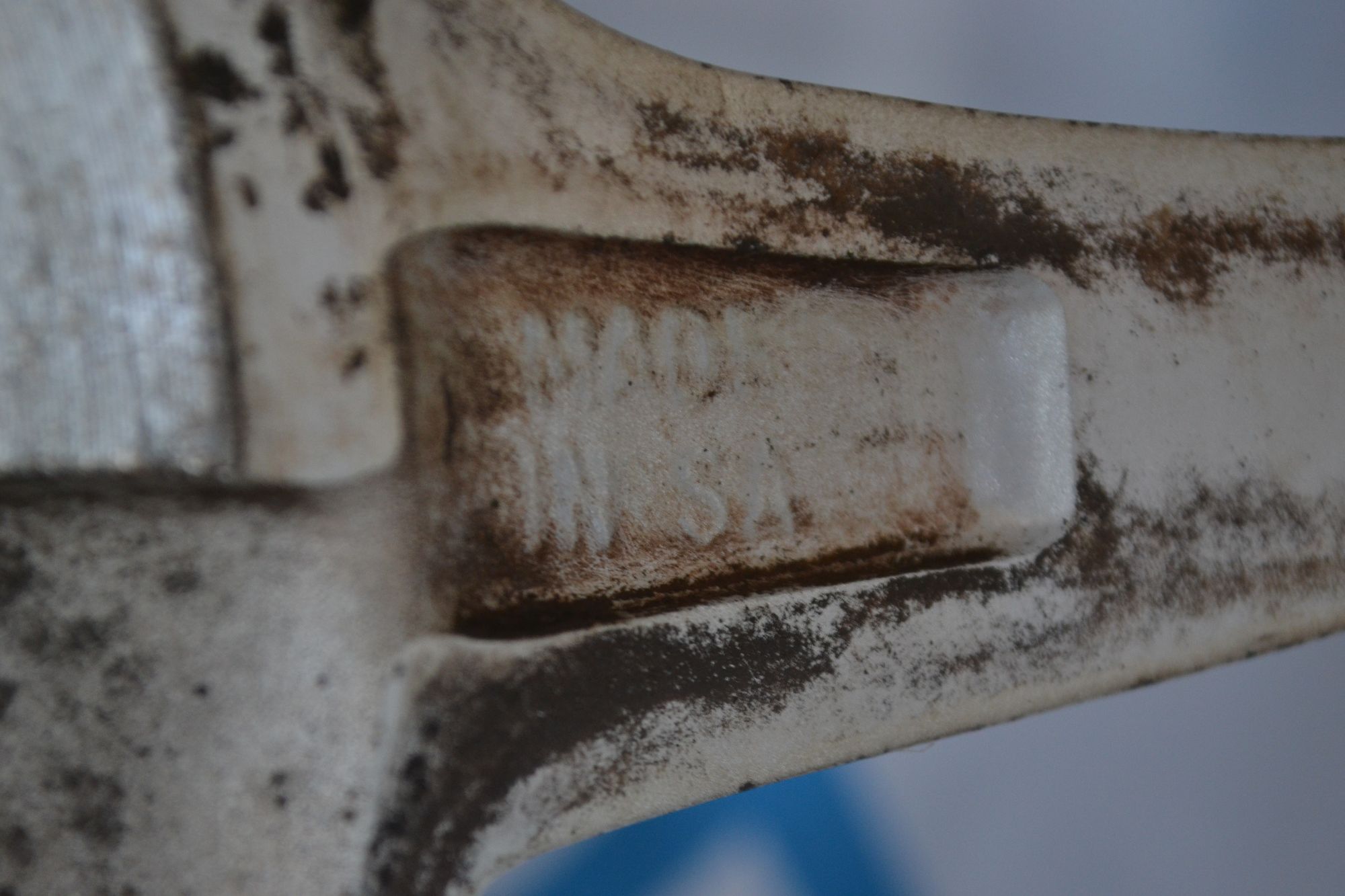 https://ycs.partsauto.market/partsauto-images/thmbs/userImages/b7628e092085f1f91467af1afb6e7630/part/b596505b-8274-4908-bf97-c9b3c60fb64d_1781002646857.jpg