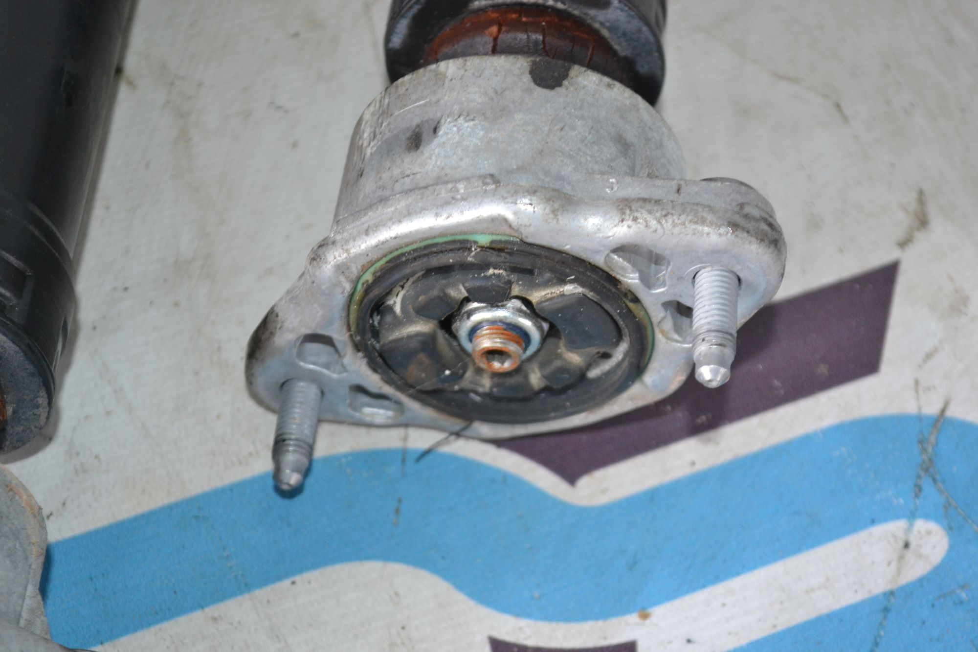 https://ycs.partsauto.market/partsauto-images/thmbs/userImages/b7628e092085f1f91467af1afb6e7630/part/b59c41ba-87da-4e31-a276-0ed7fdd94875_1785141781343.jpg